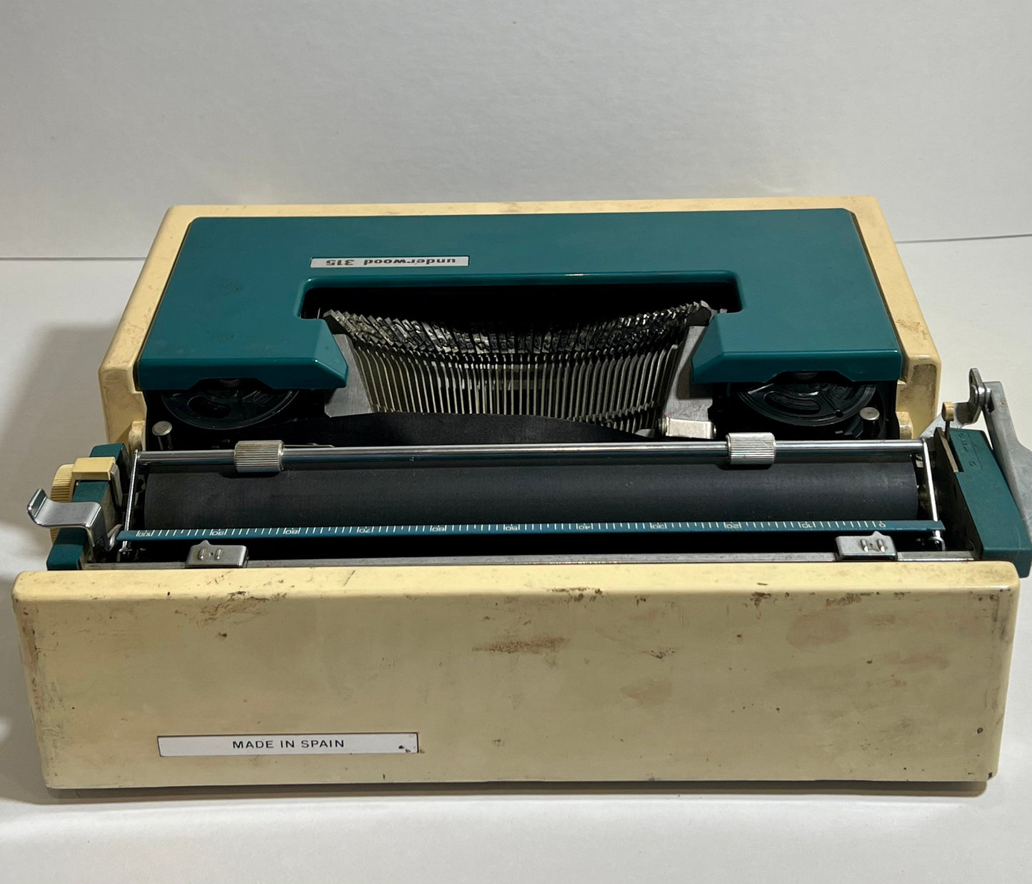 1970s Underwood 315 Portable Typewriter