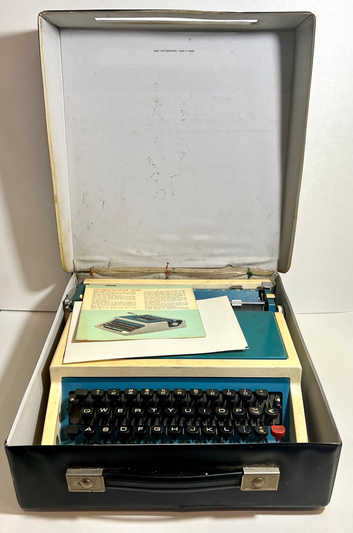 1970s Underwood 315 Portable Typewriter