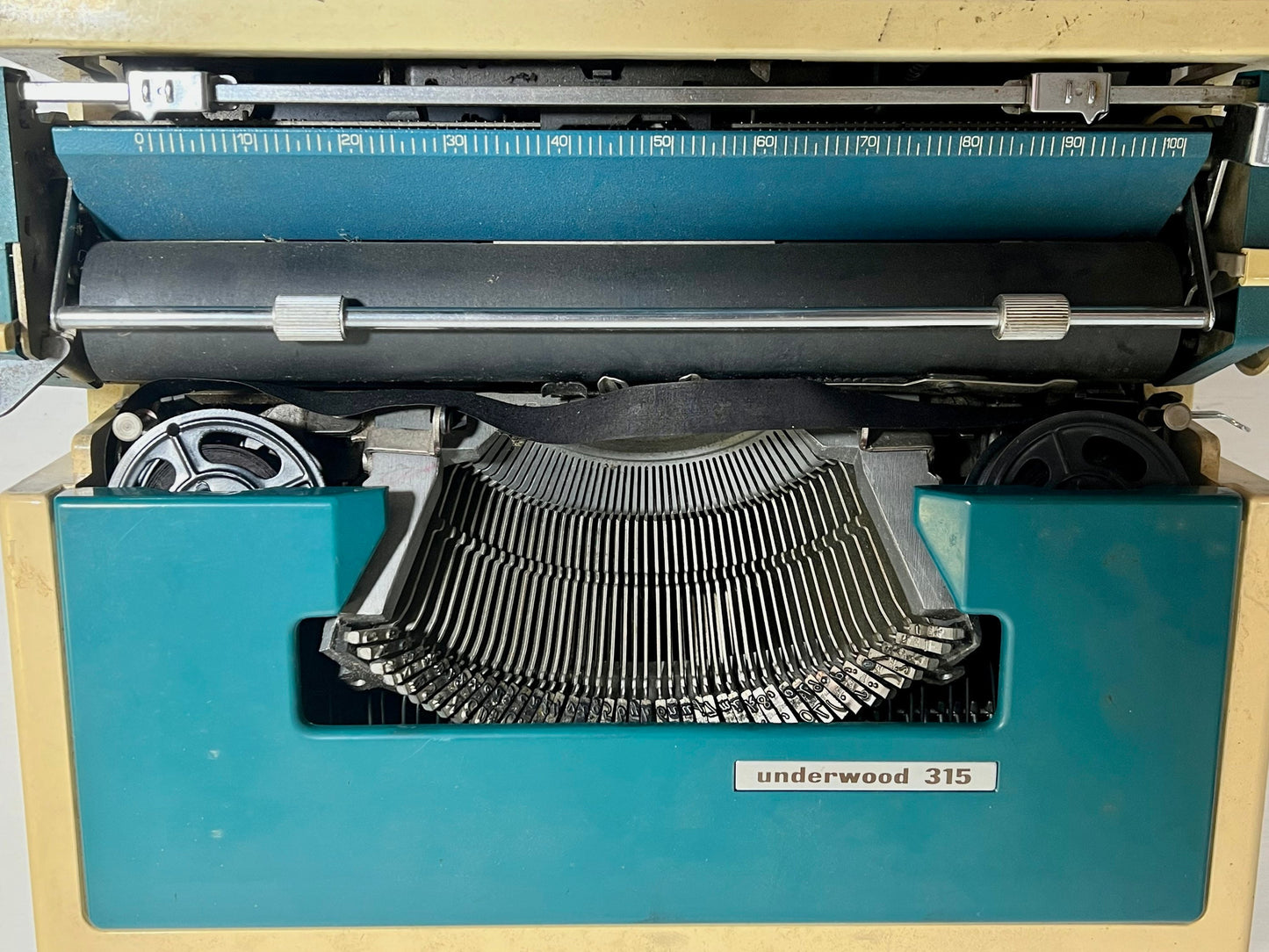 1970s Underwood 315 Portable Typewriter