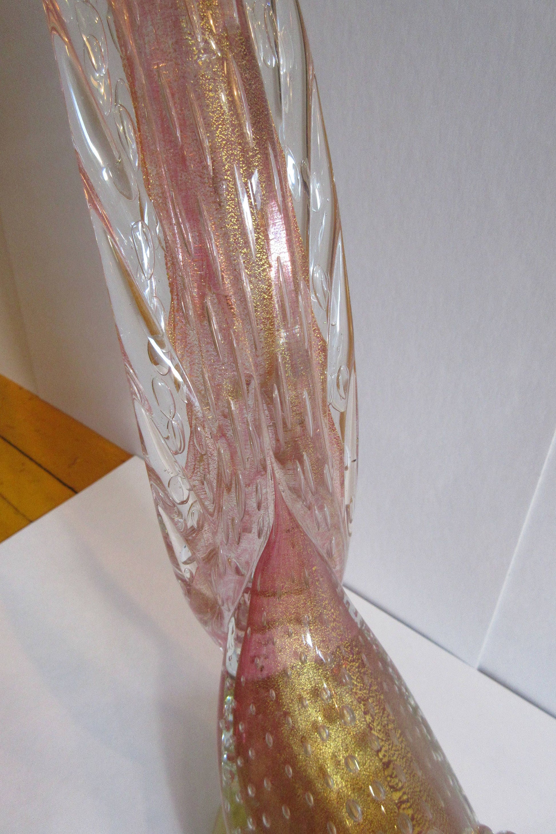 Large Venetian glass long tail rooster- vibrant pink/gold flake