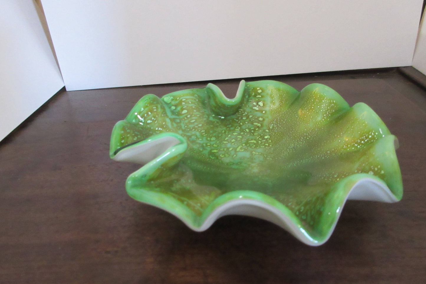 Pastel Green Venetian Glass Shallow Bowl, Small Decorative Dish, Trinket Tray, Hand-blown Glass Gift