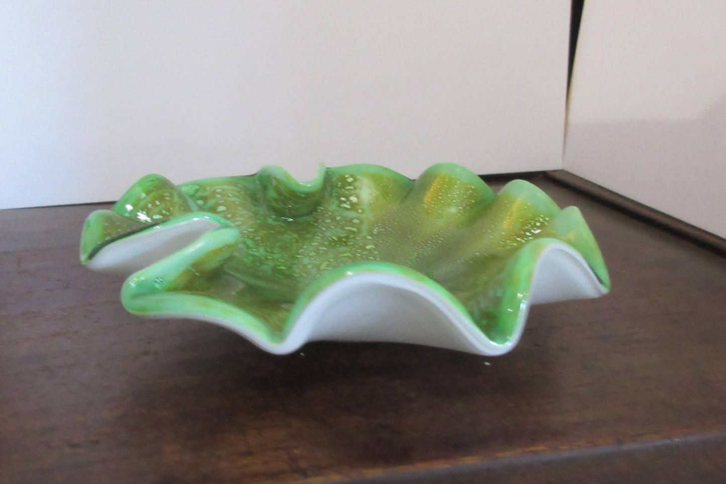 Pastel Green Venetian Glass Shallow Bowl, Small Decorative Dish, Trinket Tray, Hand-blown Glass Gift
