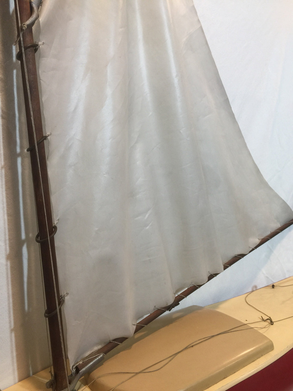 Vintage Pond Yacht, Functioning sailboat