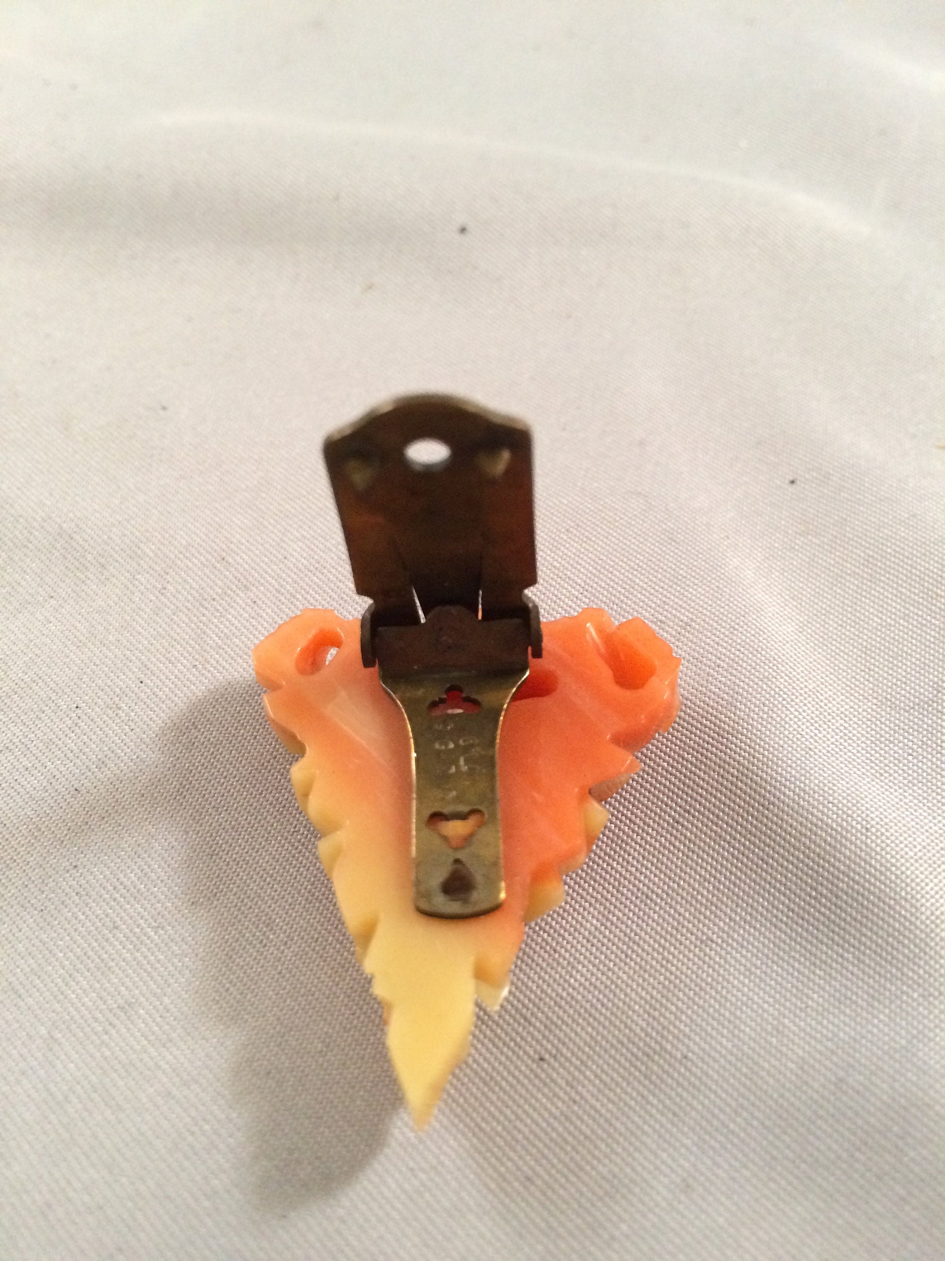 Vintage Bakelite Floral Clip