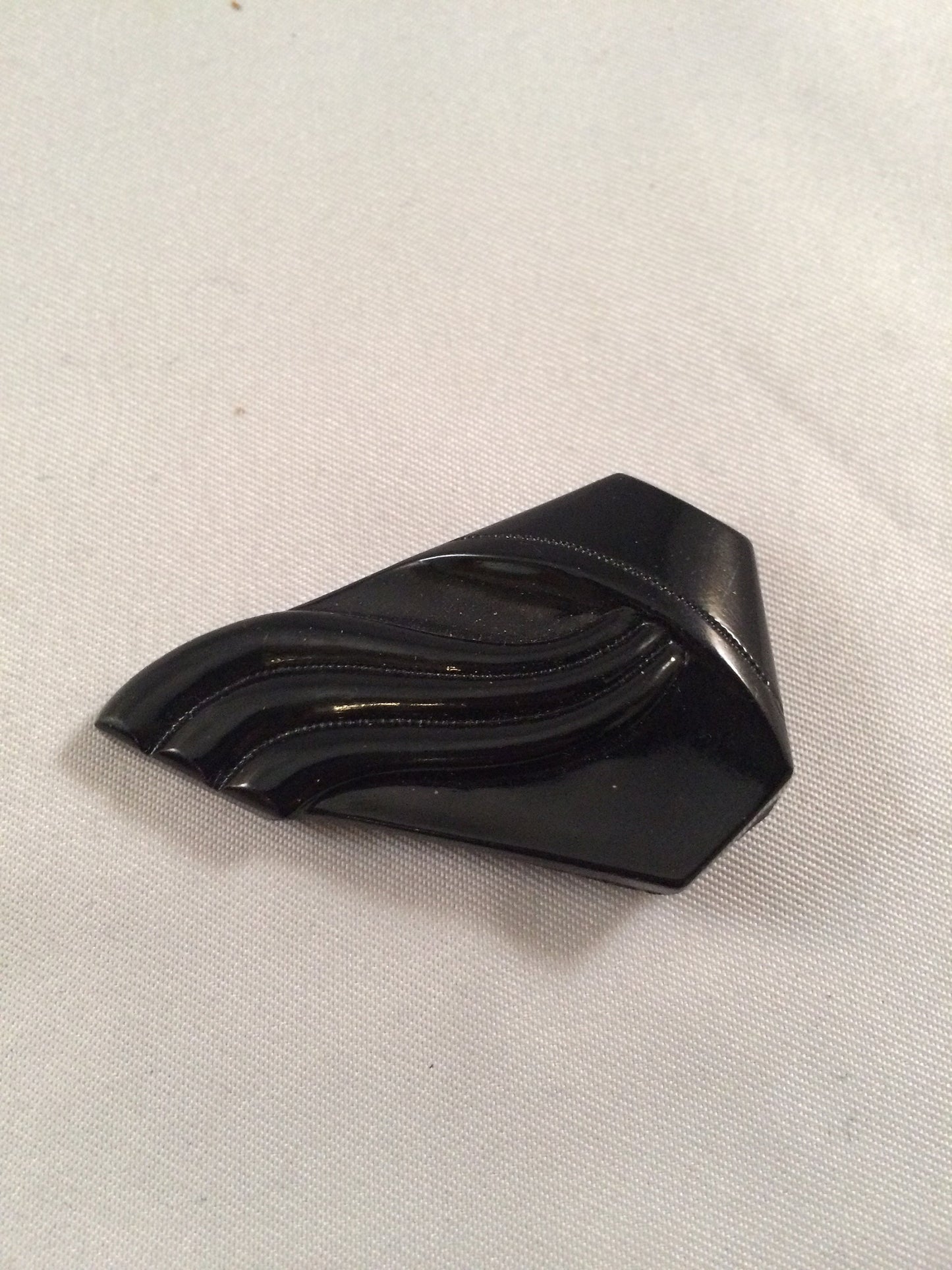 Vintage Dress Clip Scarf Clip Carved Bakelite Arrowhead Czechoslovakia | Accessories