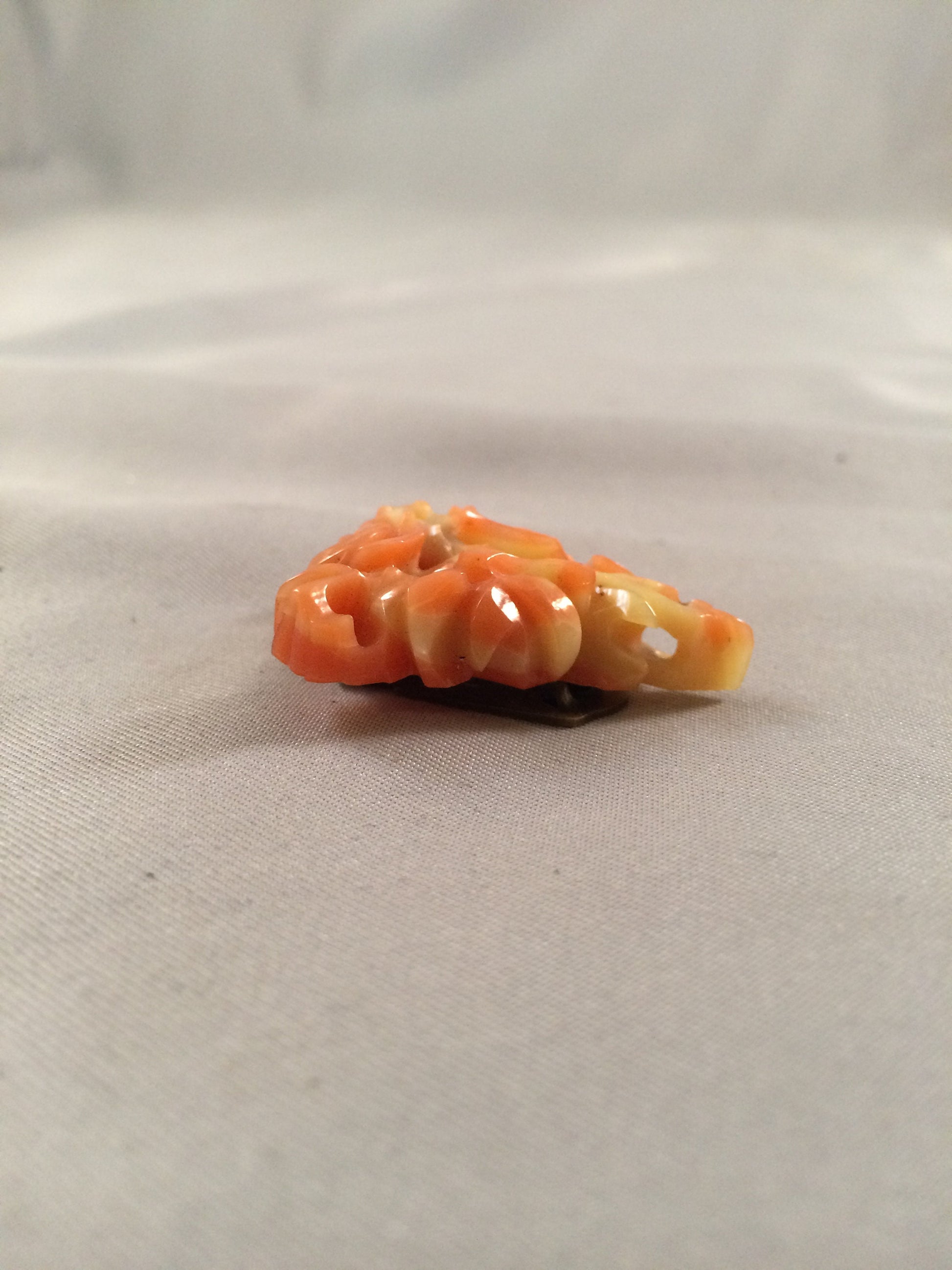 Vintage Bakelite Floral Clip