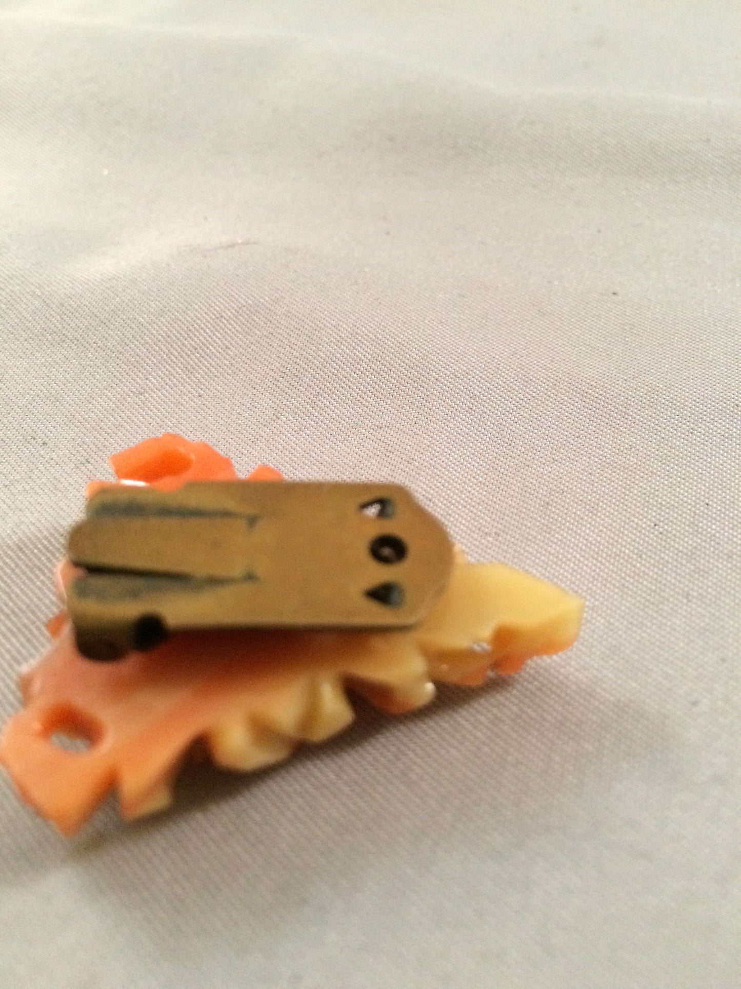 Vintage Bakelite Floral Clip