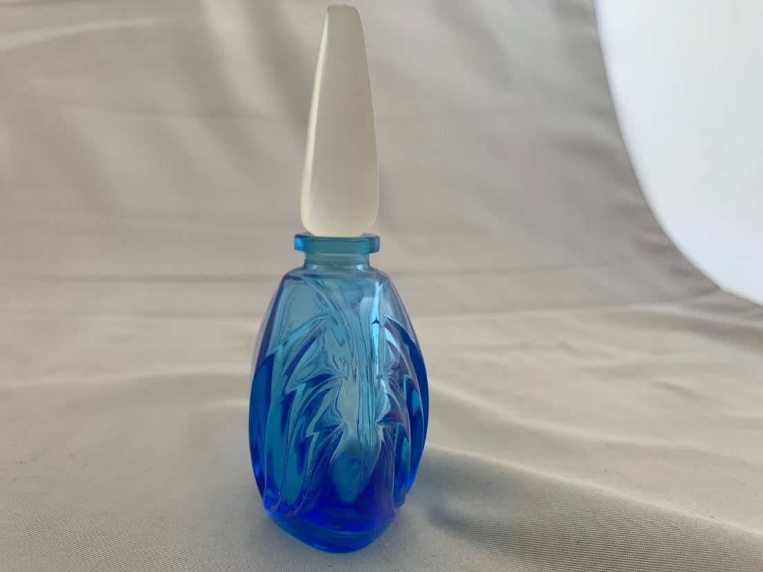 Vintage Blue Glass Perfume Bottle, Collectible Vanity Decor, Elegant Blue Bottle, Perfume Display, Vintage Glass Bottle