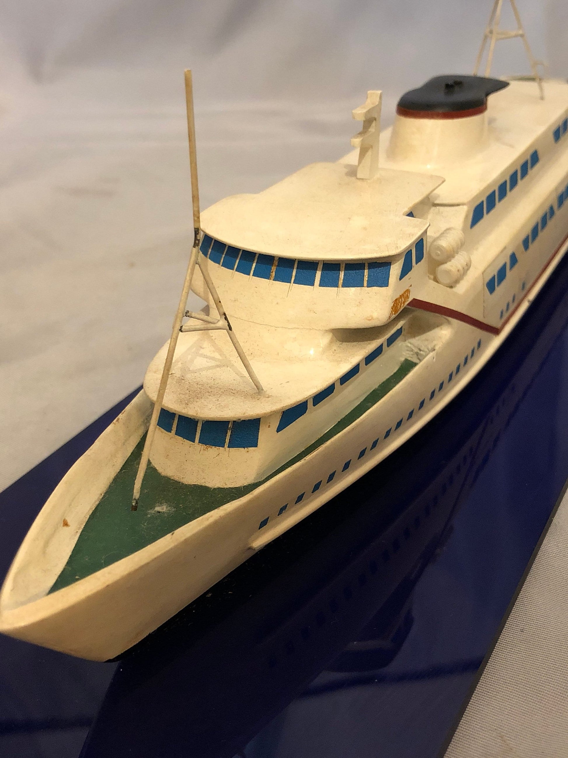 Vosper Thornycroft ship model