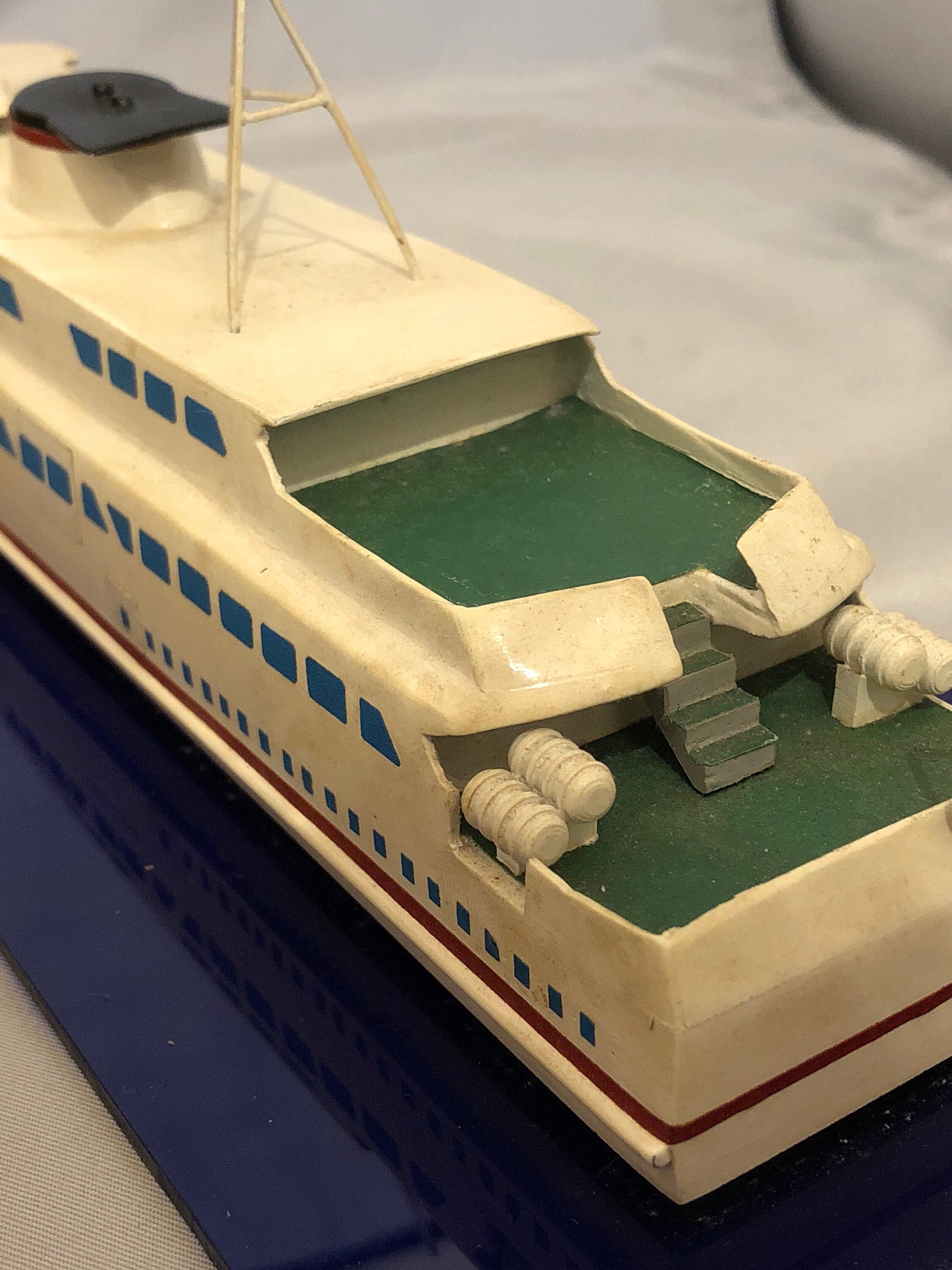 Vosper Thornycroft ship model