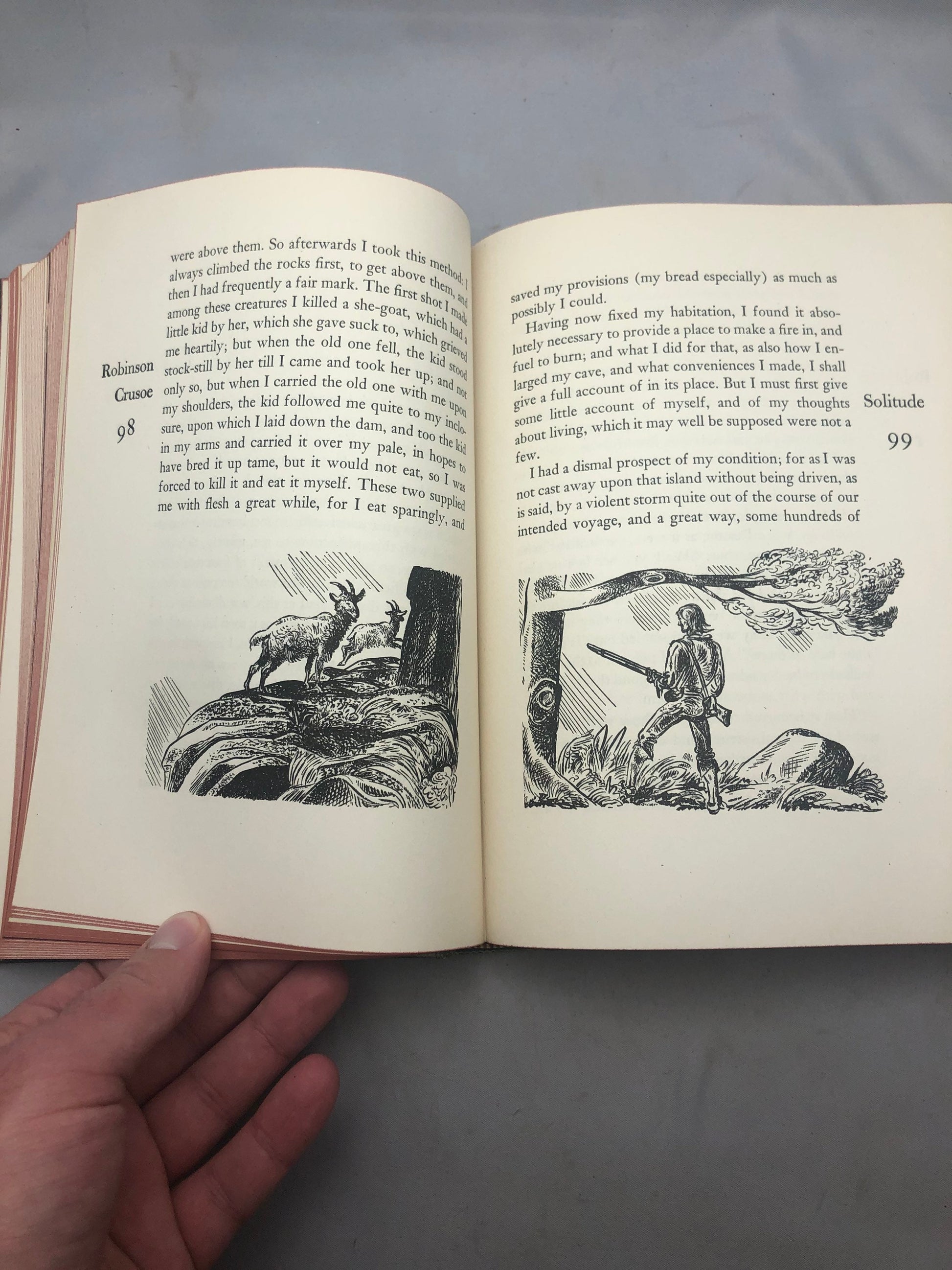 Illustrated Junior Library edition of 'Robinson Crusoe' by Daniel Defoe