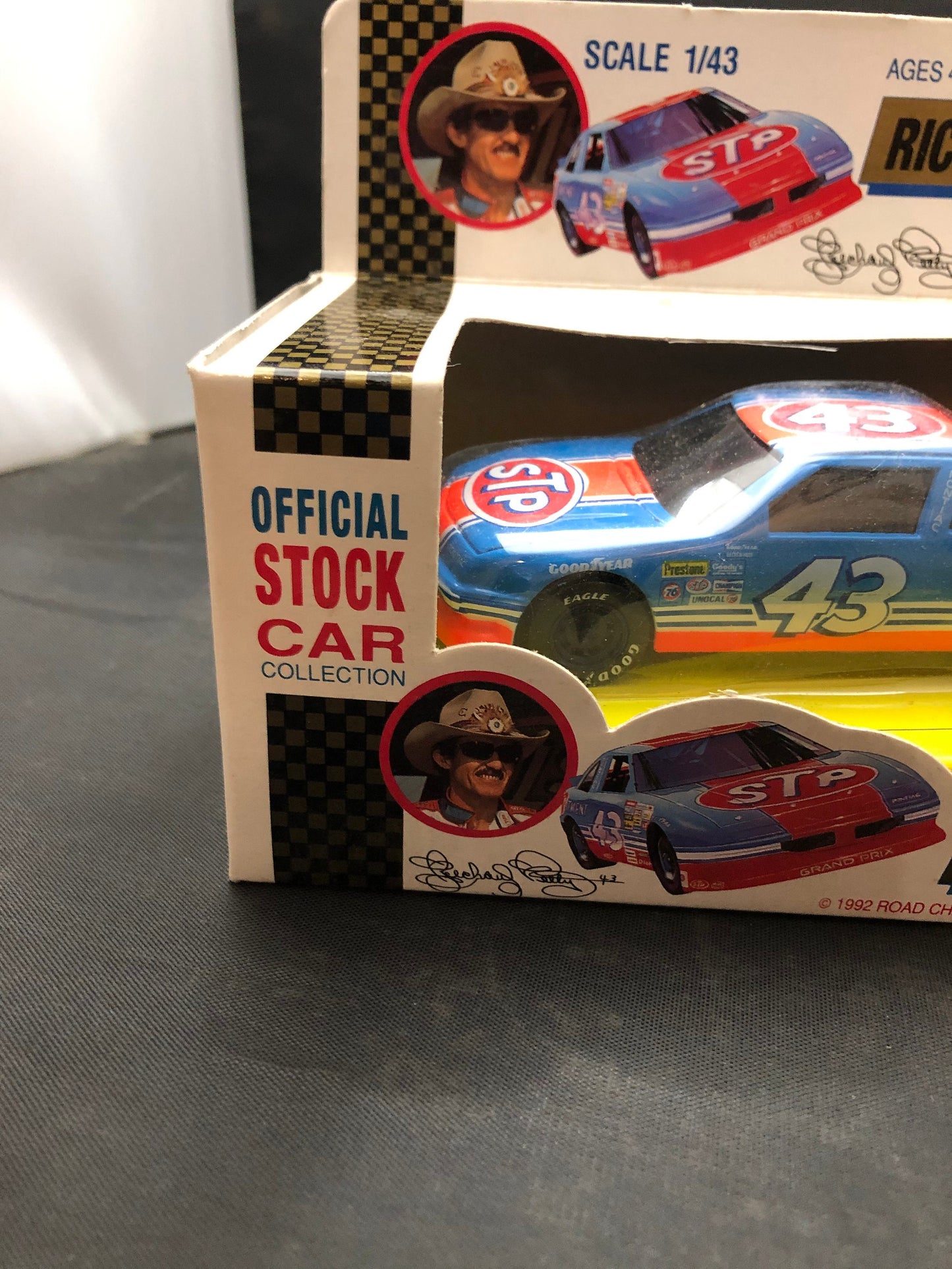 Vintage Richard Petty Die Cast Metal and Plastic Official Stock car collection - scale 1/43