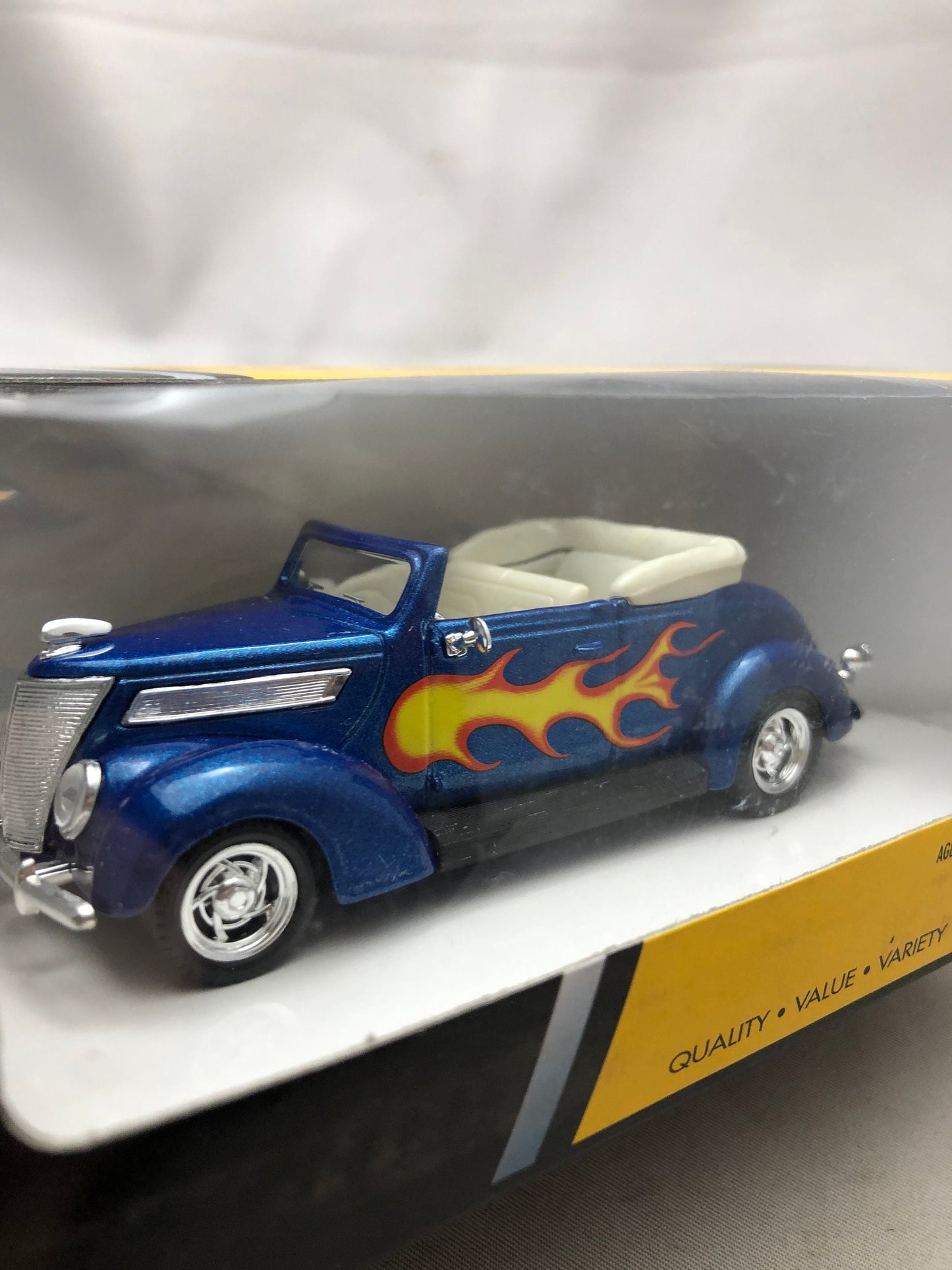 Vintage Die Cast K-Line Kruisers 1:43 Scale 1937 Ford V8 Convertible