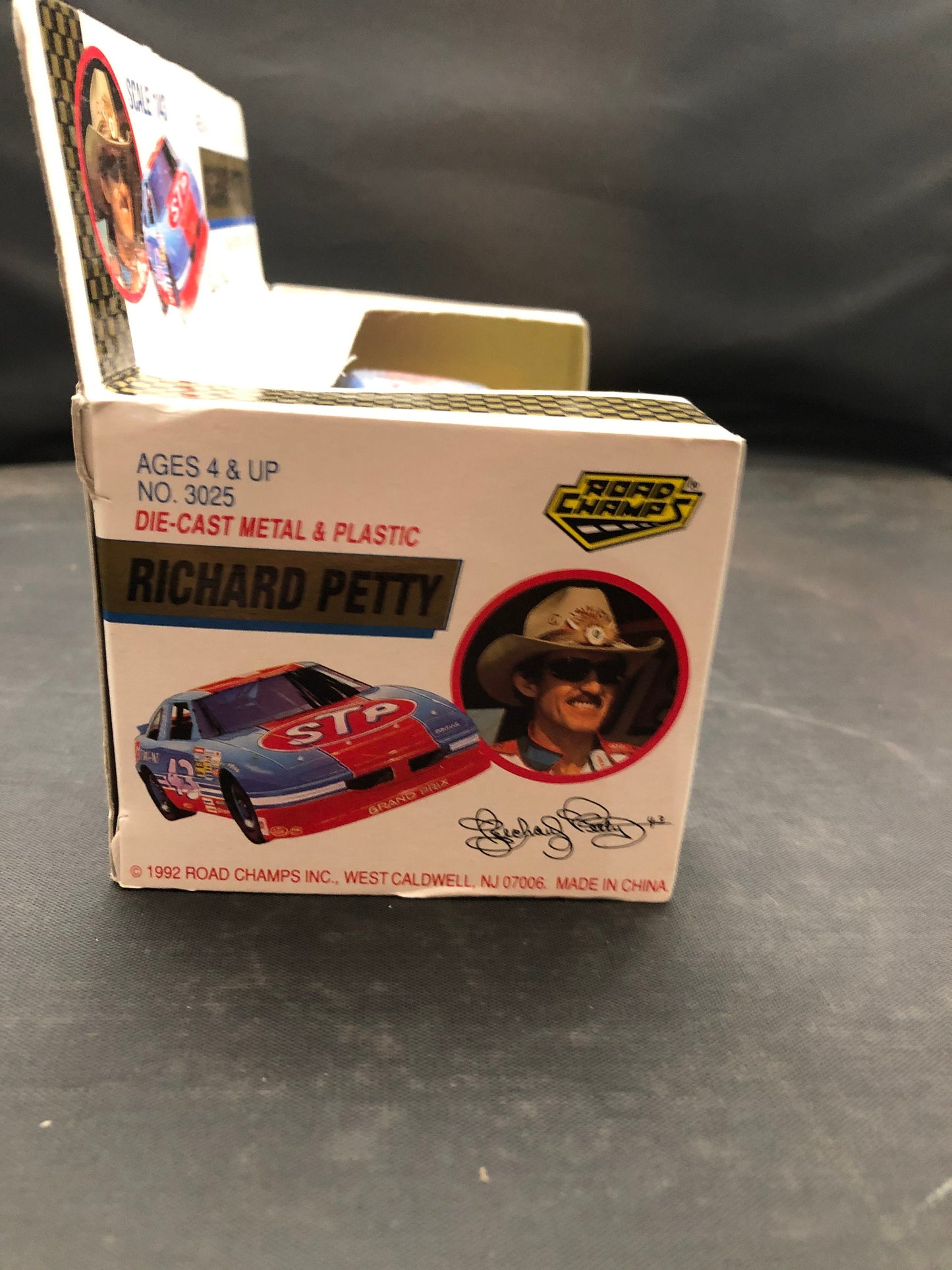 Vintage Richard Petty Die Cast Metal and Plastic Official Stock car collection - scale 1/43