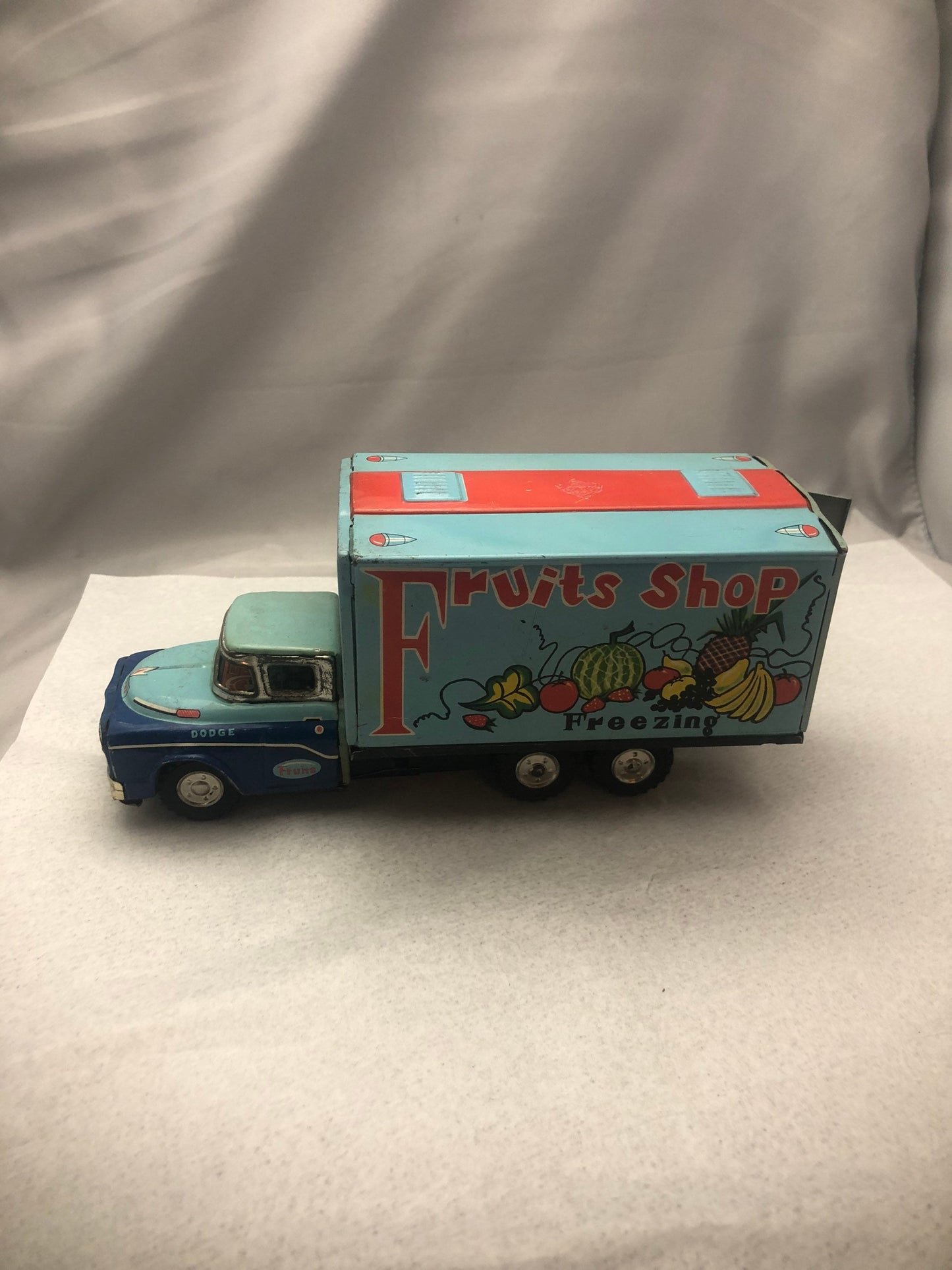 Vintage 1950'S Tin Litho Friction Powered Fruit Truck