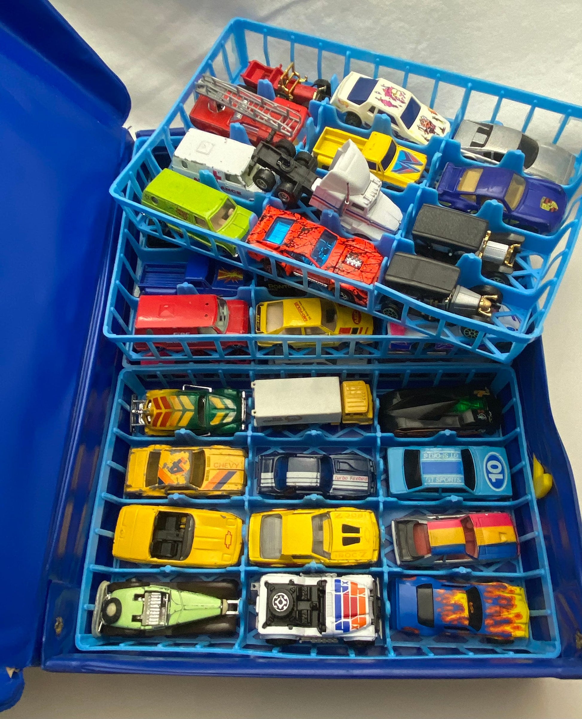 Vintage 1980s Tara Toys 48 Car Case- 48 cars included