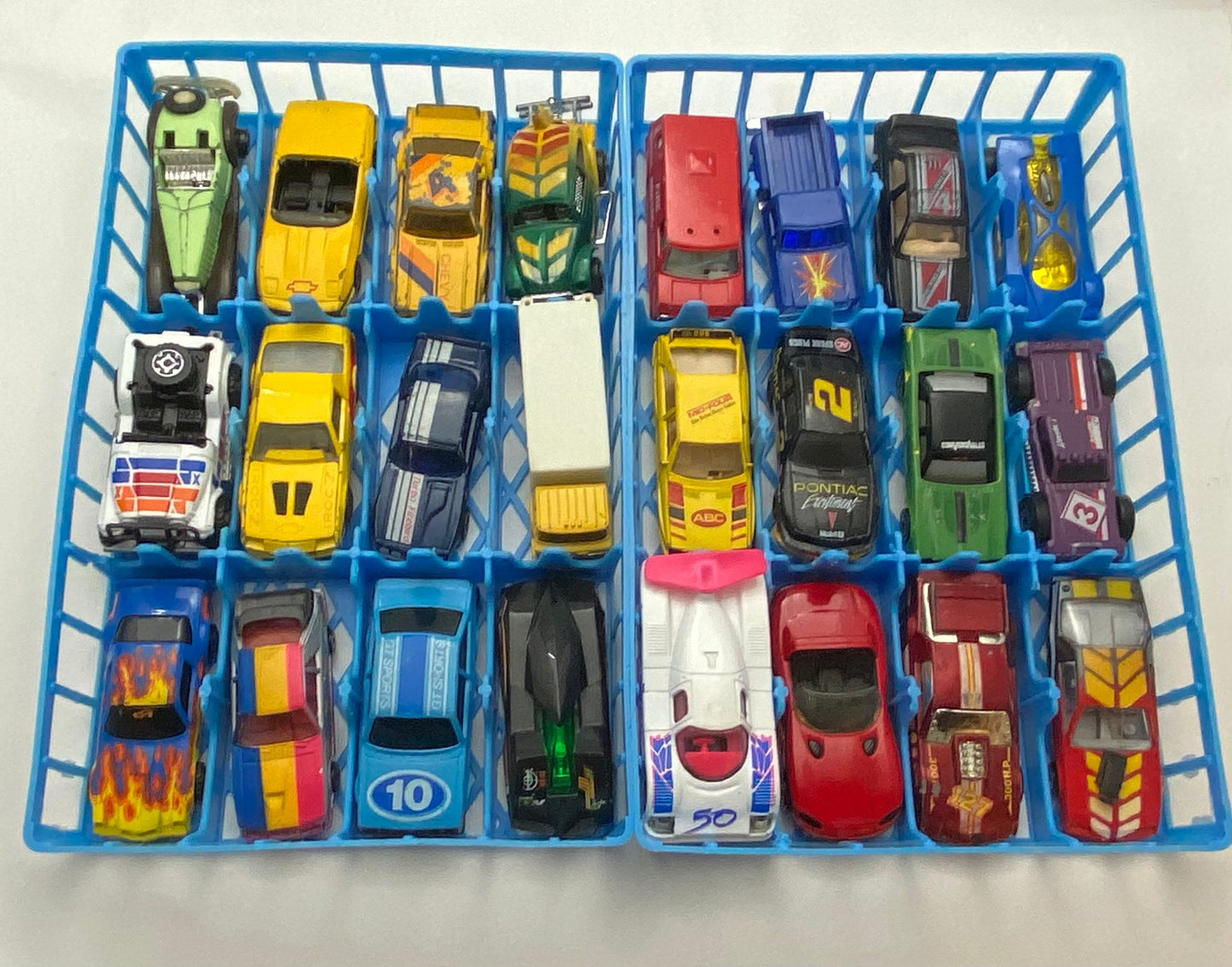 Vintage 1980s Tara Toys 48 Car Case- 48 cars included