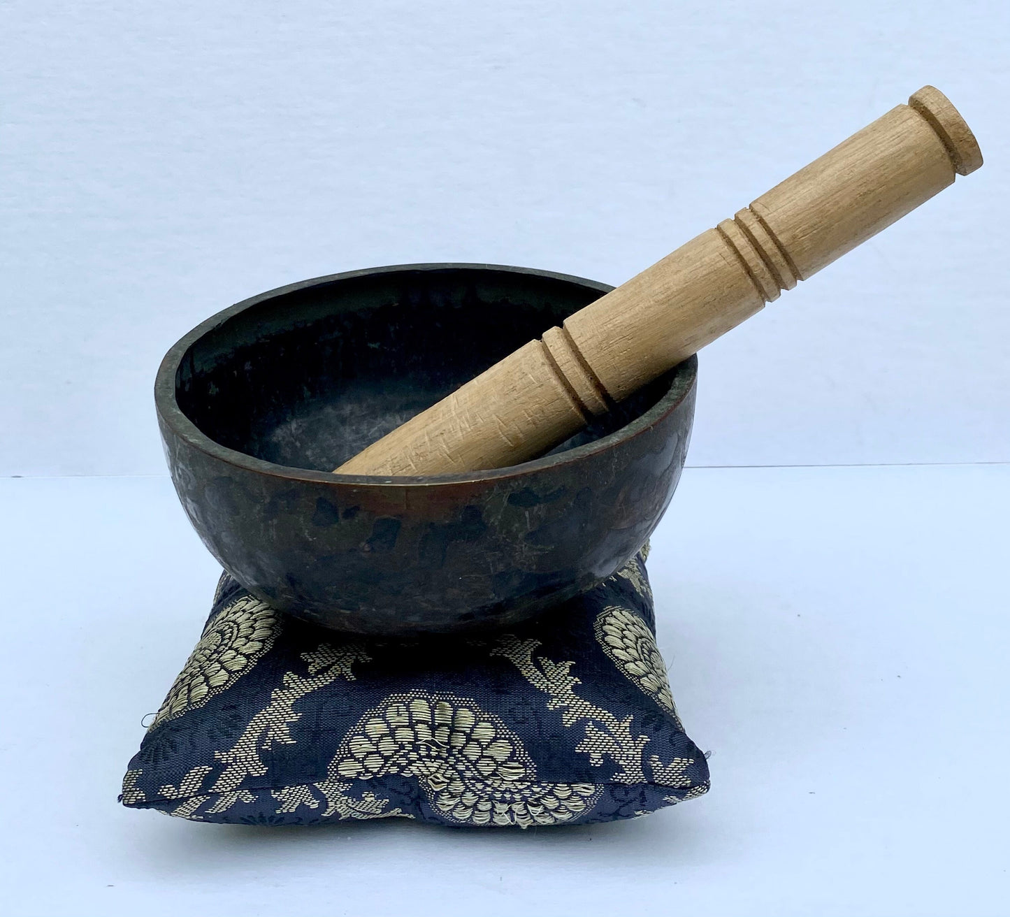 Vintage Standing Bell Singing Bowl Set, Meditation Bell, Mindfulness Gift, Yoga Decor, Vintage Brass Singing Bowl