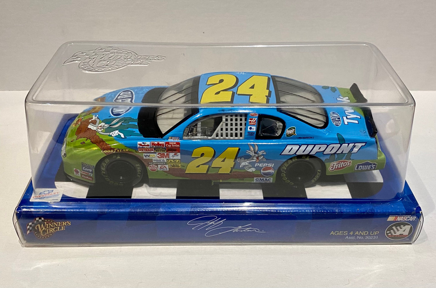 Winners Circle Jeff Gordon #24 DuPont Bugs Bunny 2002 Monte Carlo Car