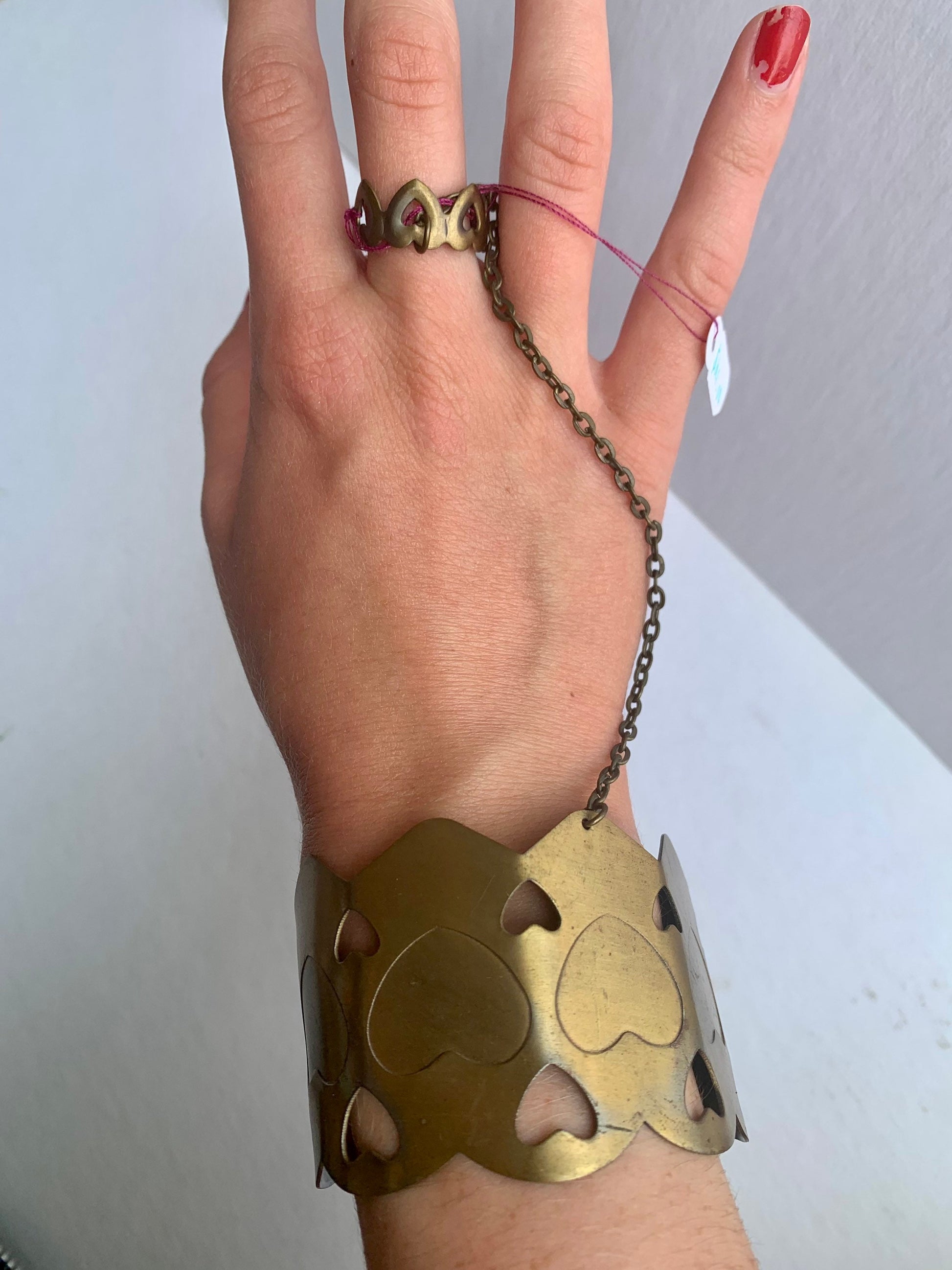 Vintage Connected Bracelet/Ring with Hearts | Fashion