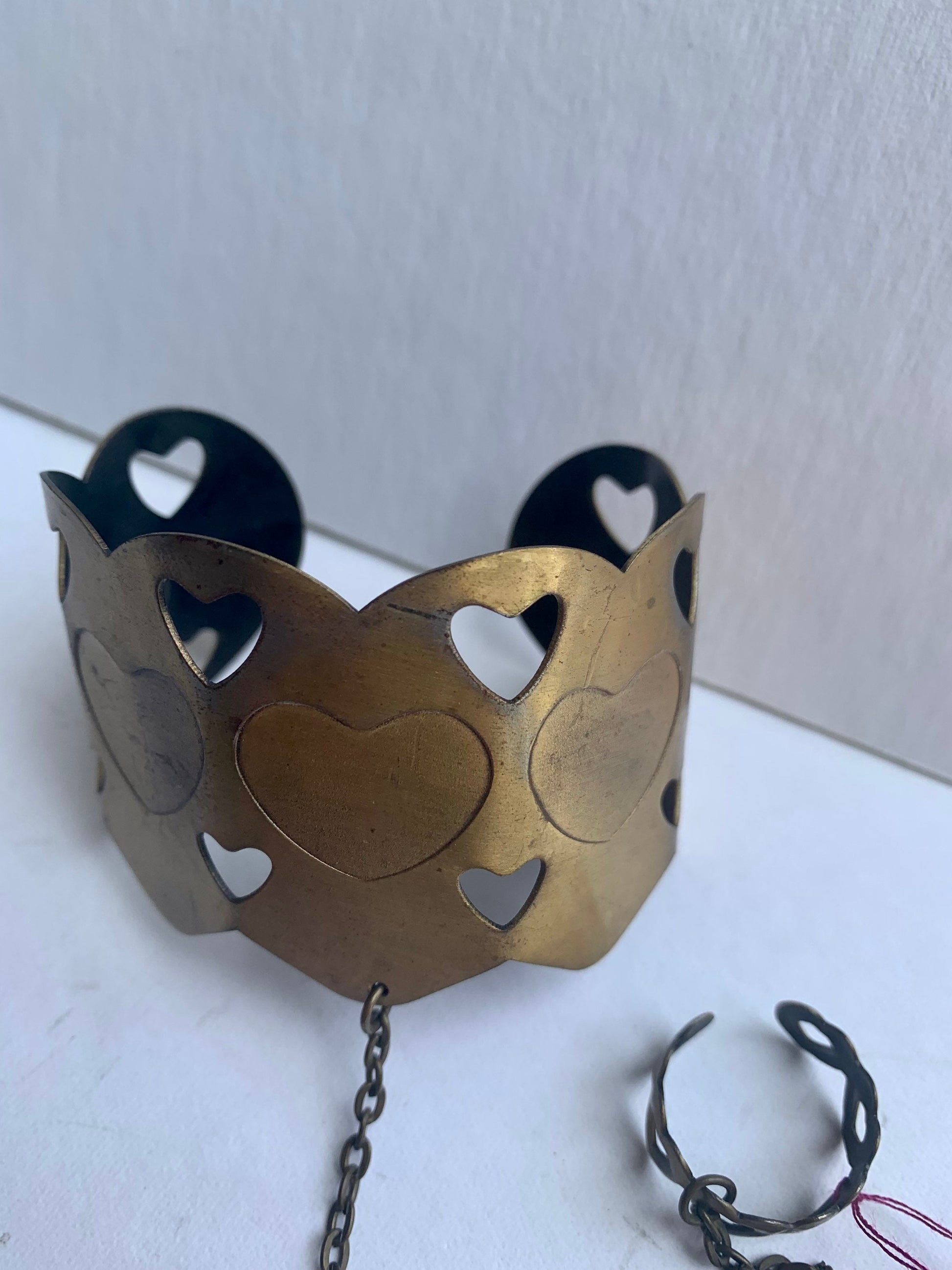 Vintage Connected Bracelet/Ring with Hearts | Fashion