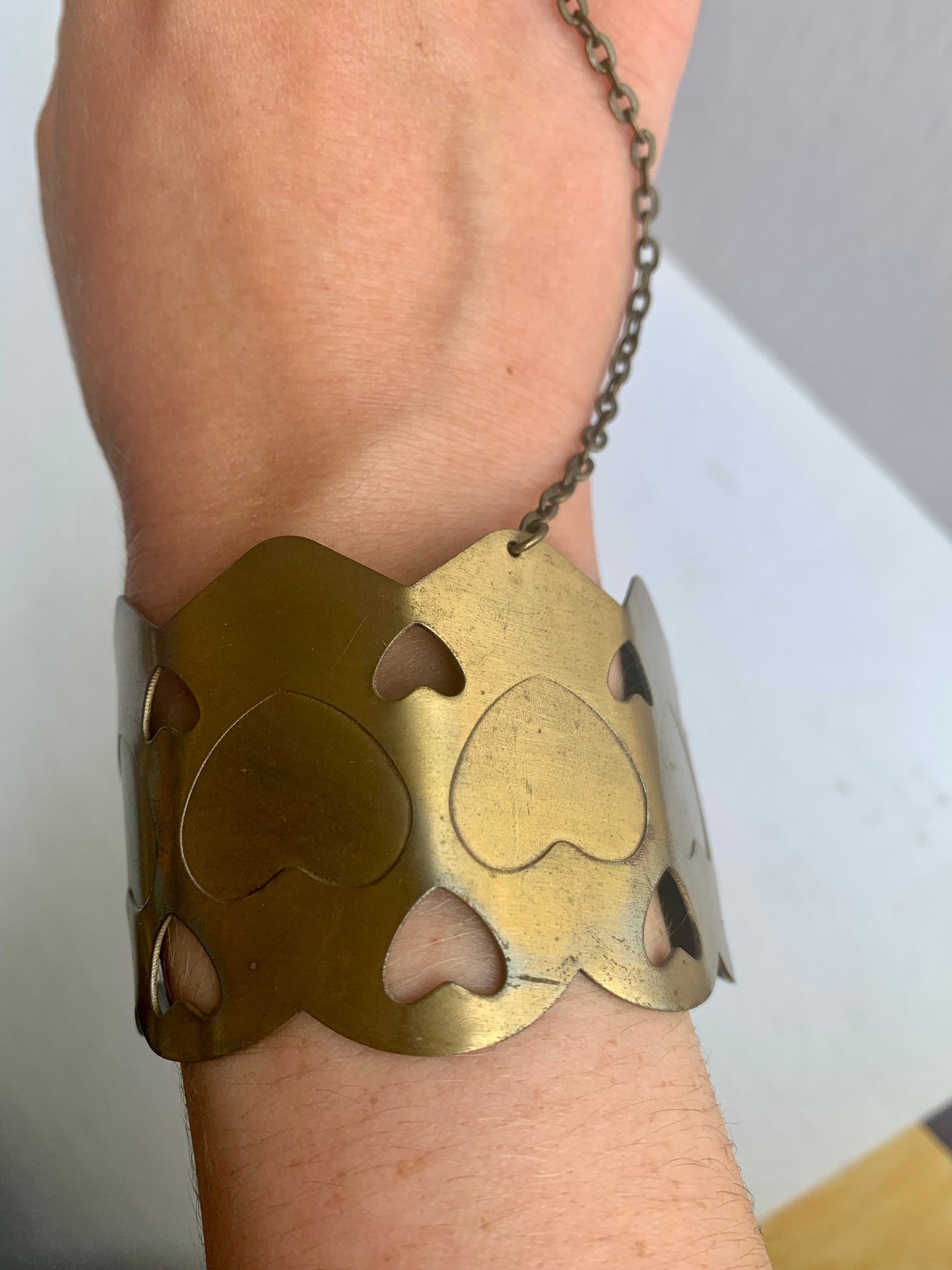 Vintage Connected Bracelet/Ring with Hearts | Fashion