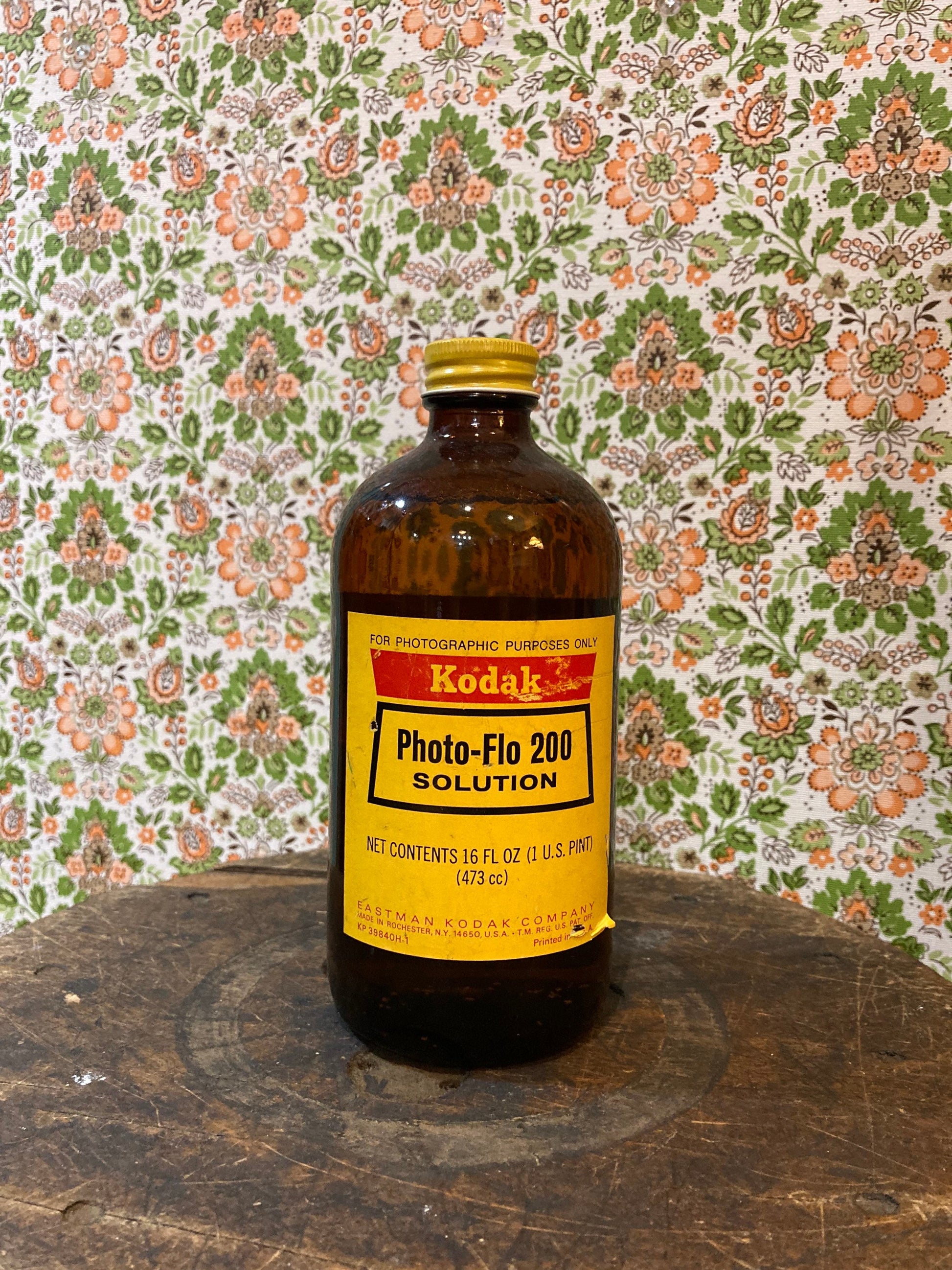 Vintage 16oz Eastman Kodak Photo-Flo 200 Solution Amber Bottle (1980s - 1990s)