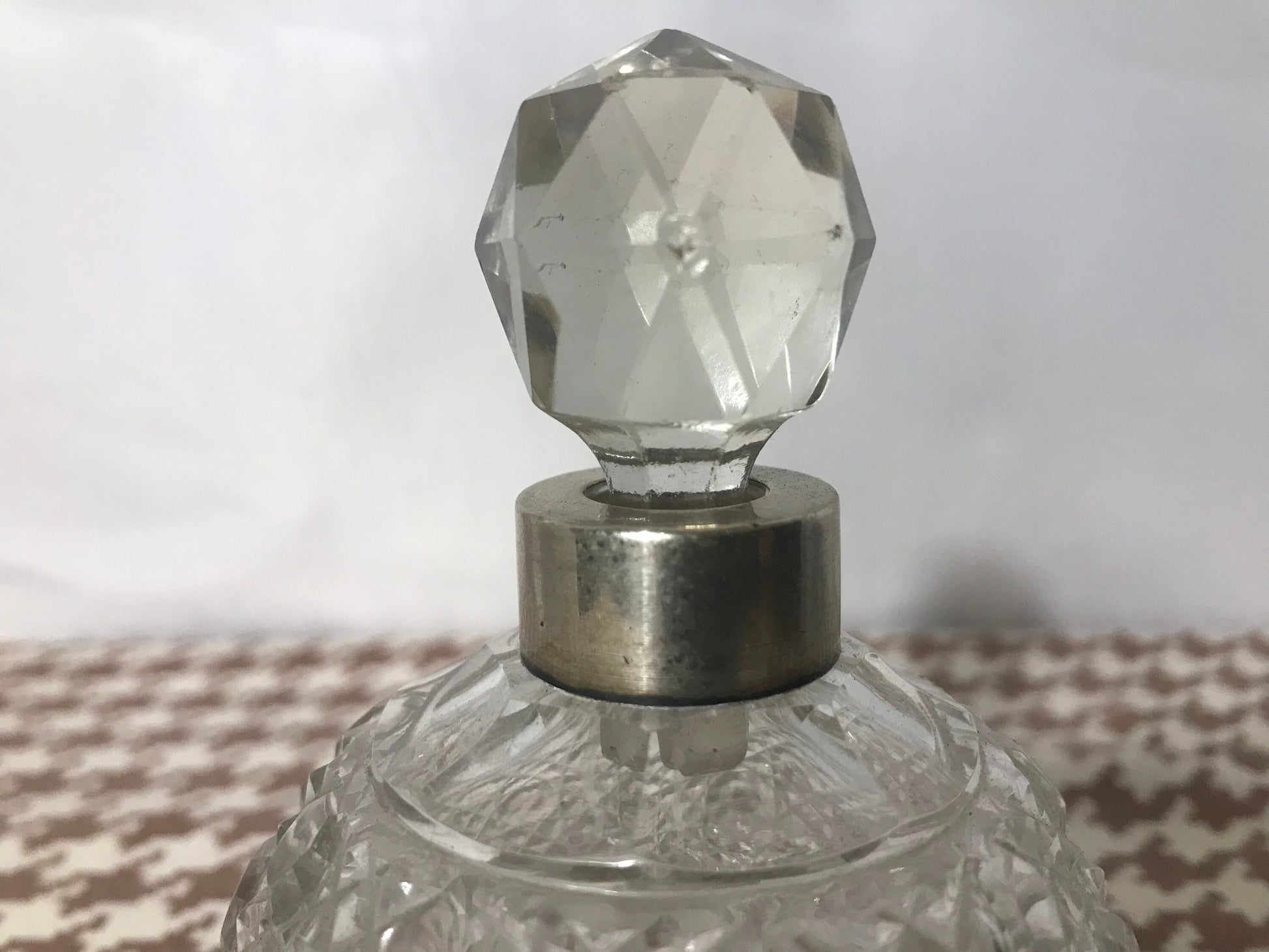 Vintage Clear Cut Crystal Perfume Bottle, Decorative Glass Perfume Holder, Vanity Display, Collectible Decanter