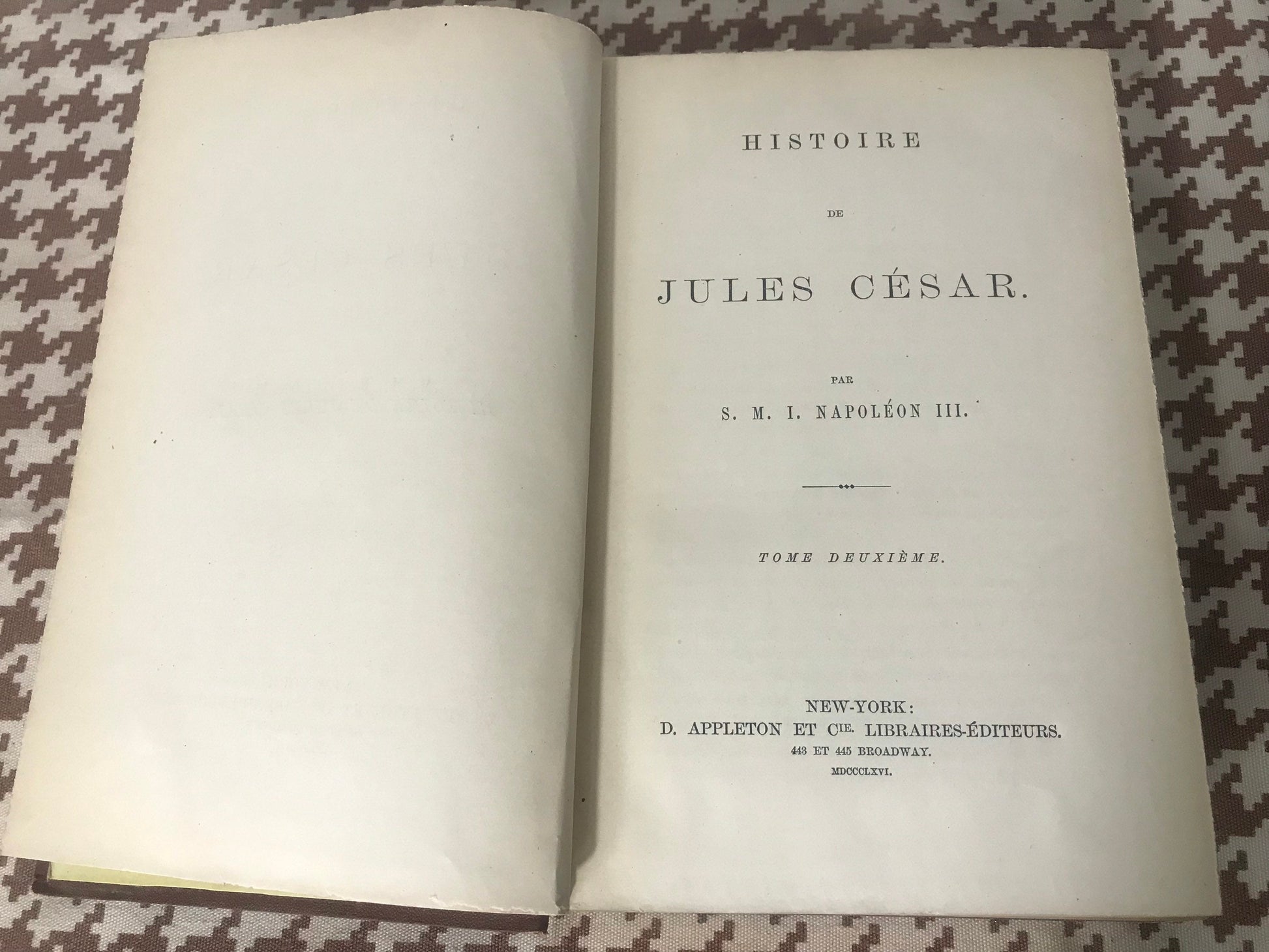 Histoire De Jules César | Literature