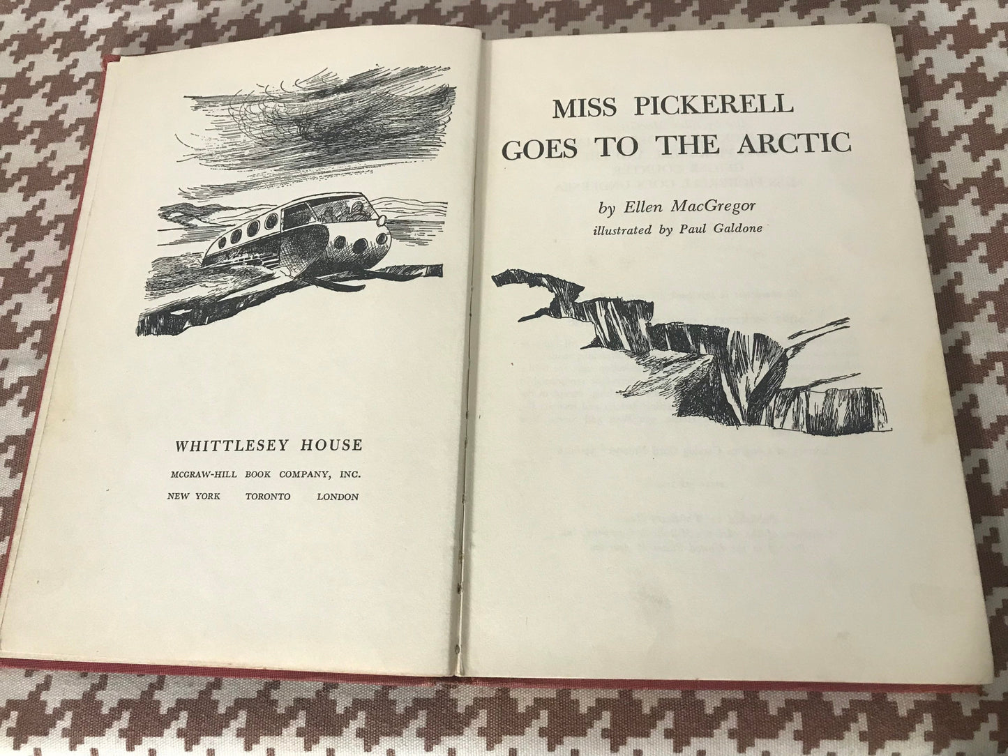 Miss Pickerell Goes To The Arctic by Ellen MacGregor| Literature