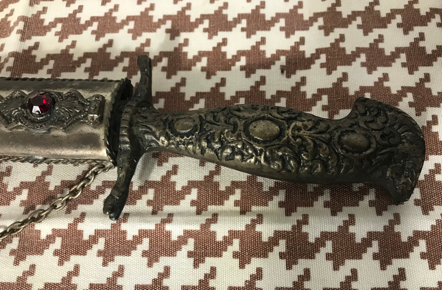 Vintage Sheath Knife | Props