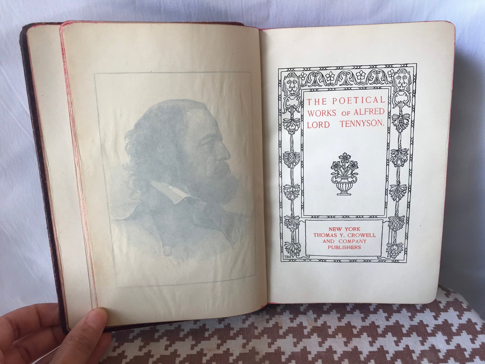 The Poetical Works of Alfred Lord Tennyson | Classic Literature