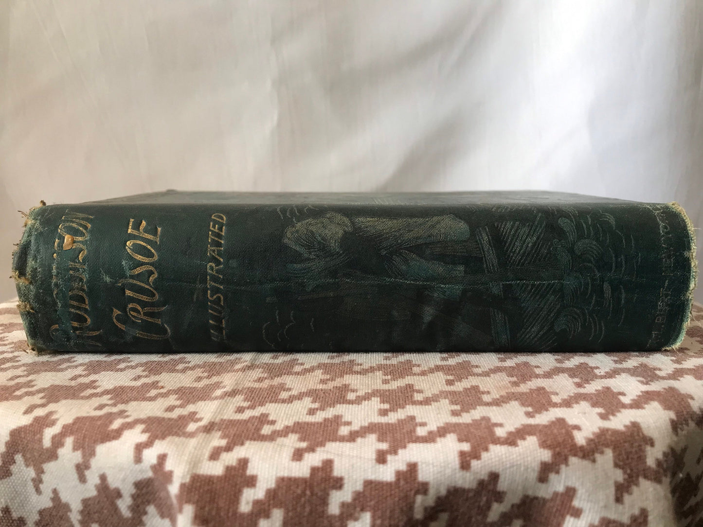 Vintage Robinson Crusoe Book | Literature & Fiction