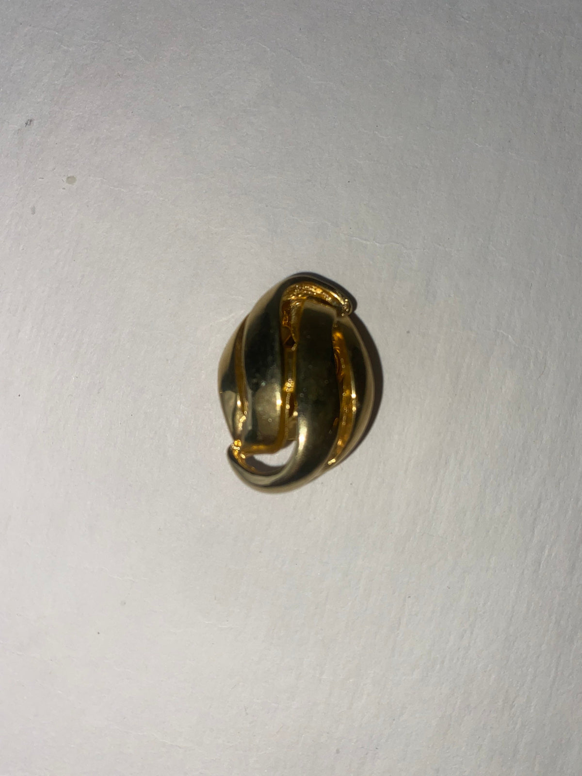 Clip-on antique vintage gold earrings good condition