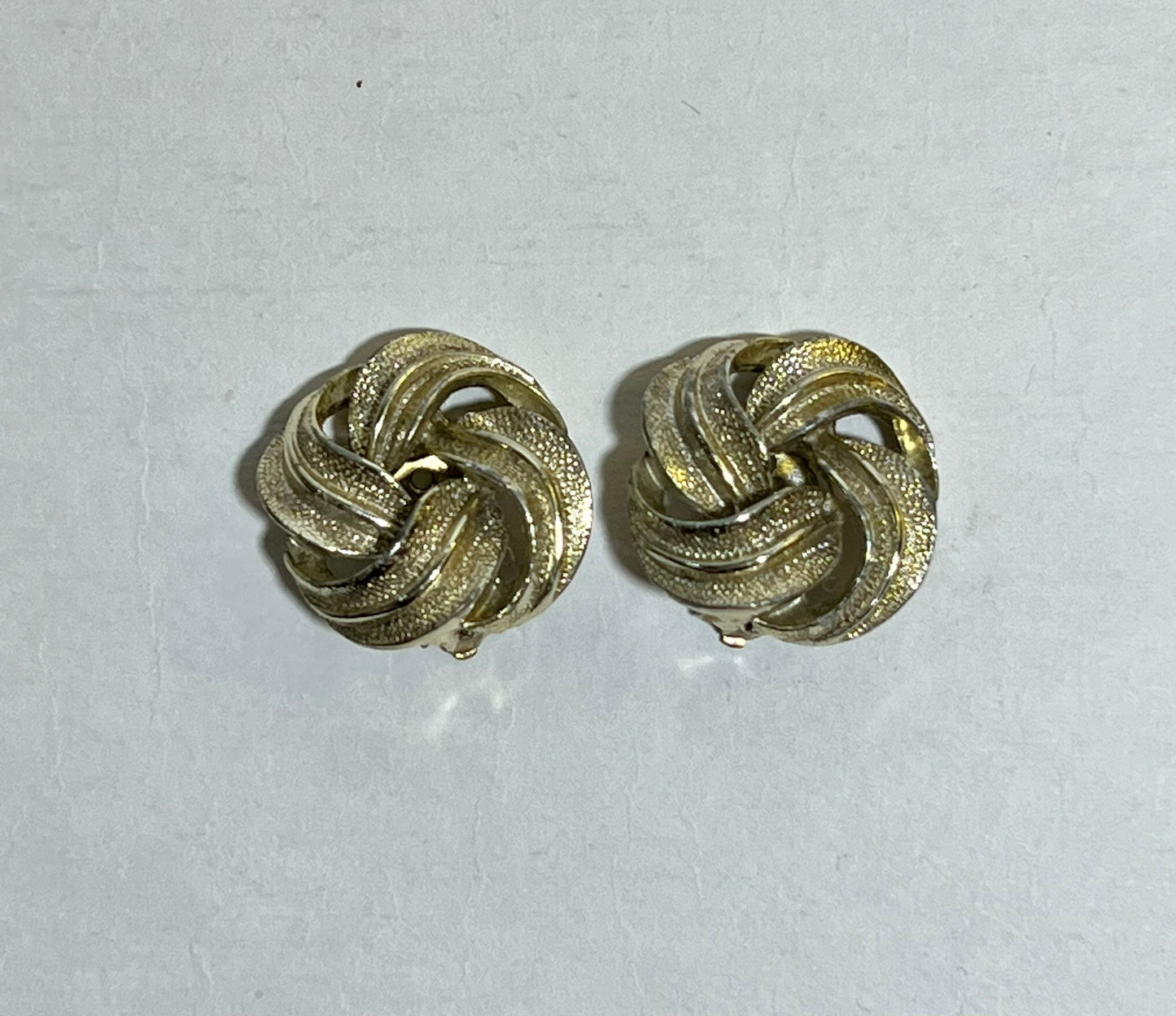 Vintage Gold Tone Knotted Spiral Earrings, Boho Dangle Earrings, Retro Statement Jewelry, Unique Earrings Gift, Hypoallergenic