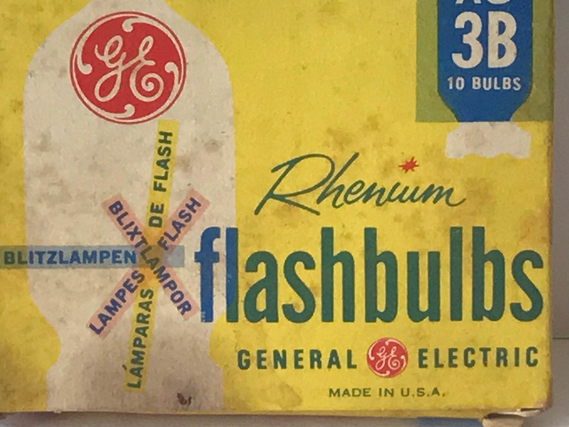 Vintage General Electric Rhenium Flashbulbs | Ten AG-3B Bulbs | Memorabilia