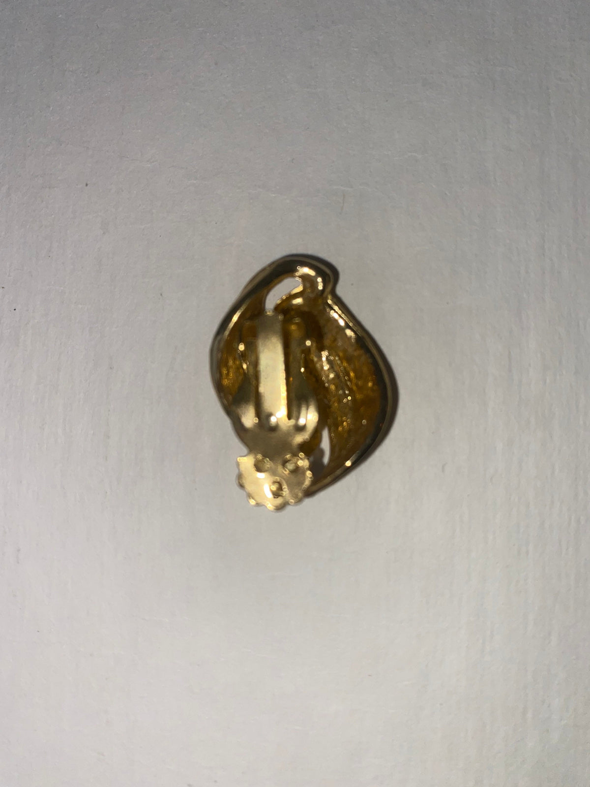 Clip-on antique vintage gold earrings good condition