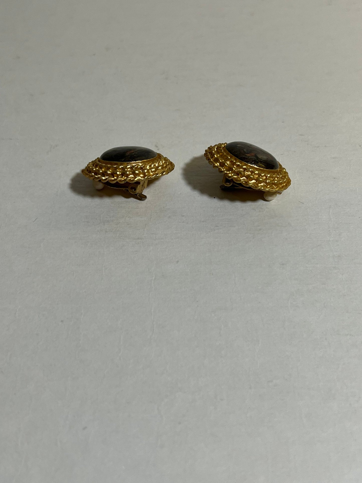 Vintage Round Gold Tone Earrings