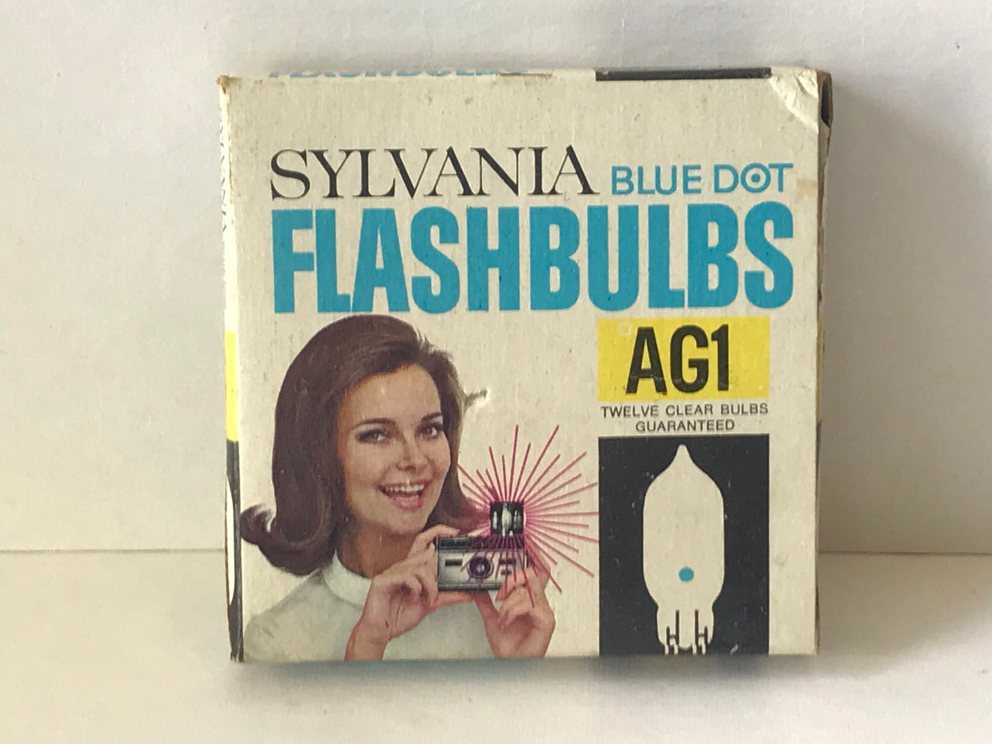 Vintage Sylvania Blue Dot Flashbulbs | Twelve AG-1 Clear Bulbs | Memorabilia