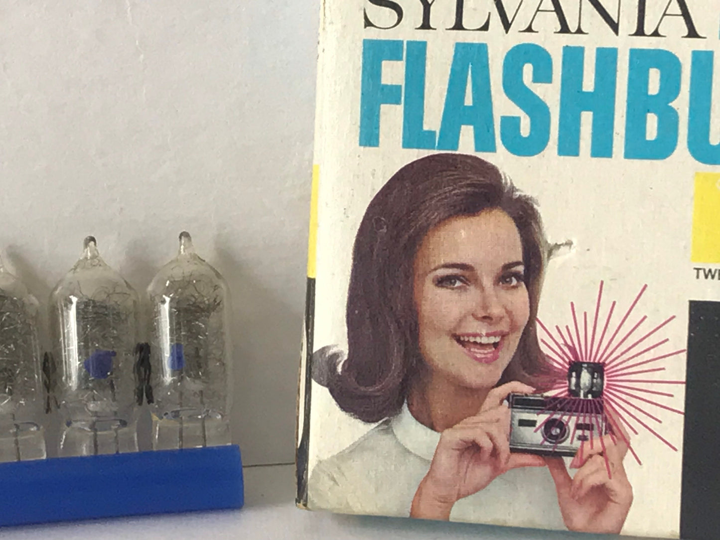 Vintage Sylvania Blue Dot Flashbulbs | Twelve AG-1 Clear Bulbs | Memorabilia