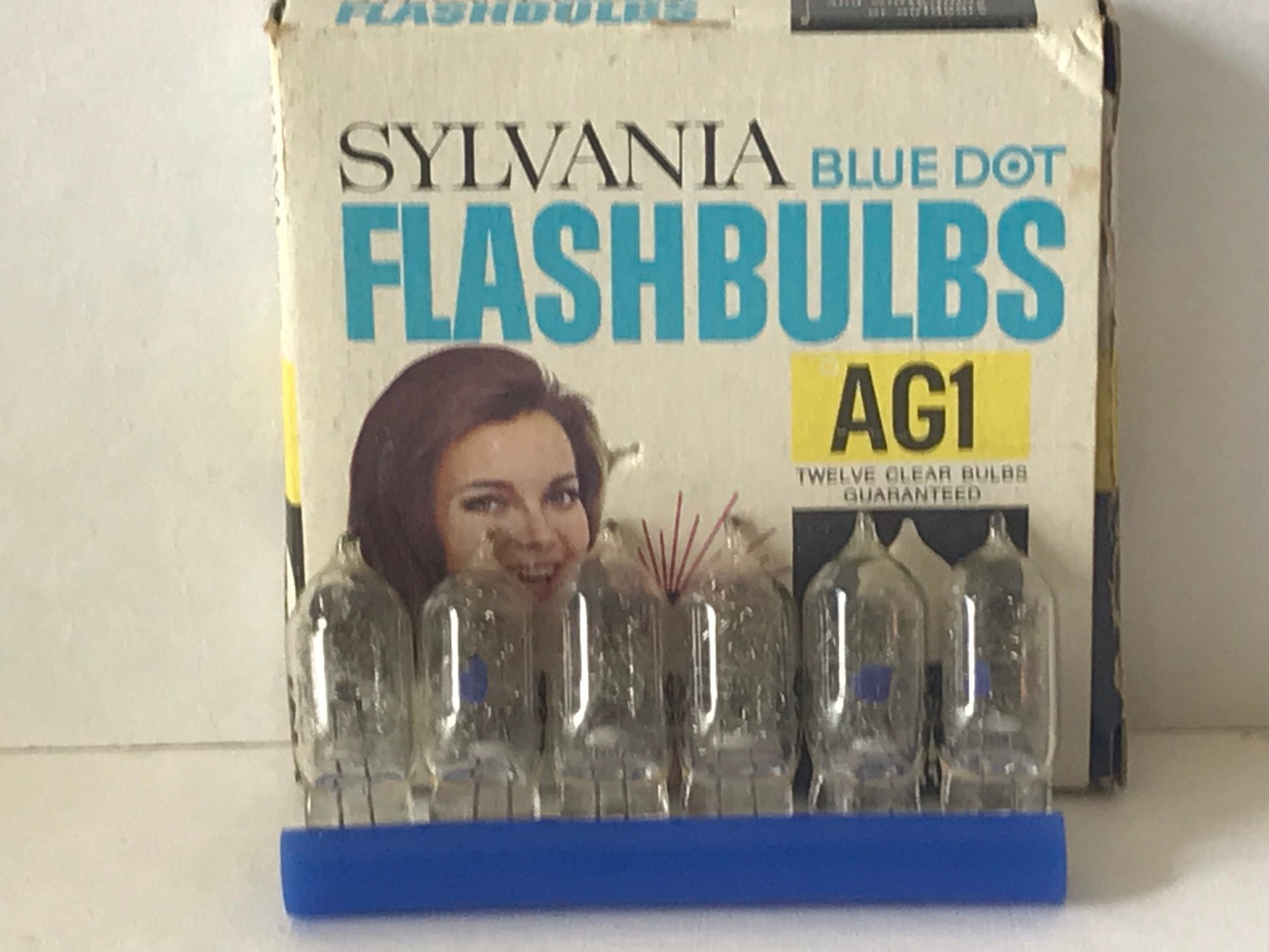 Vintage Sylvania Blue Dot Flashbulbs | Twelve AG-1 Clear Bulbs | Memorabilia