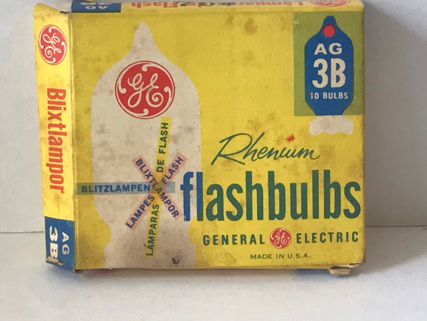 Vintage General Electric Rhenium Flashbulbs | Ten AG-3B Bulbs | Memorabilia