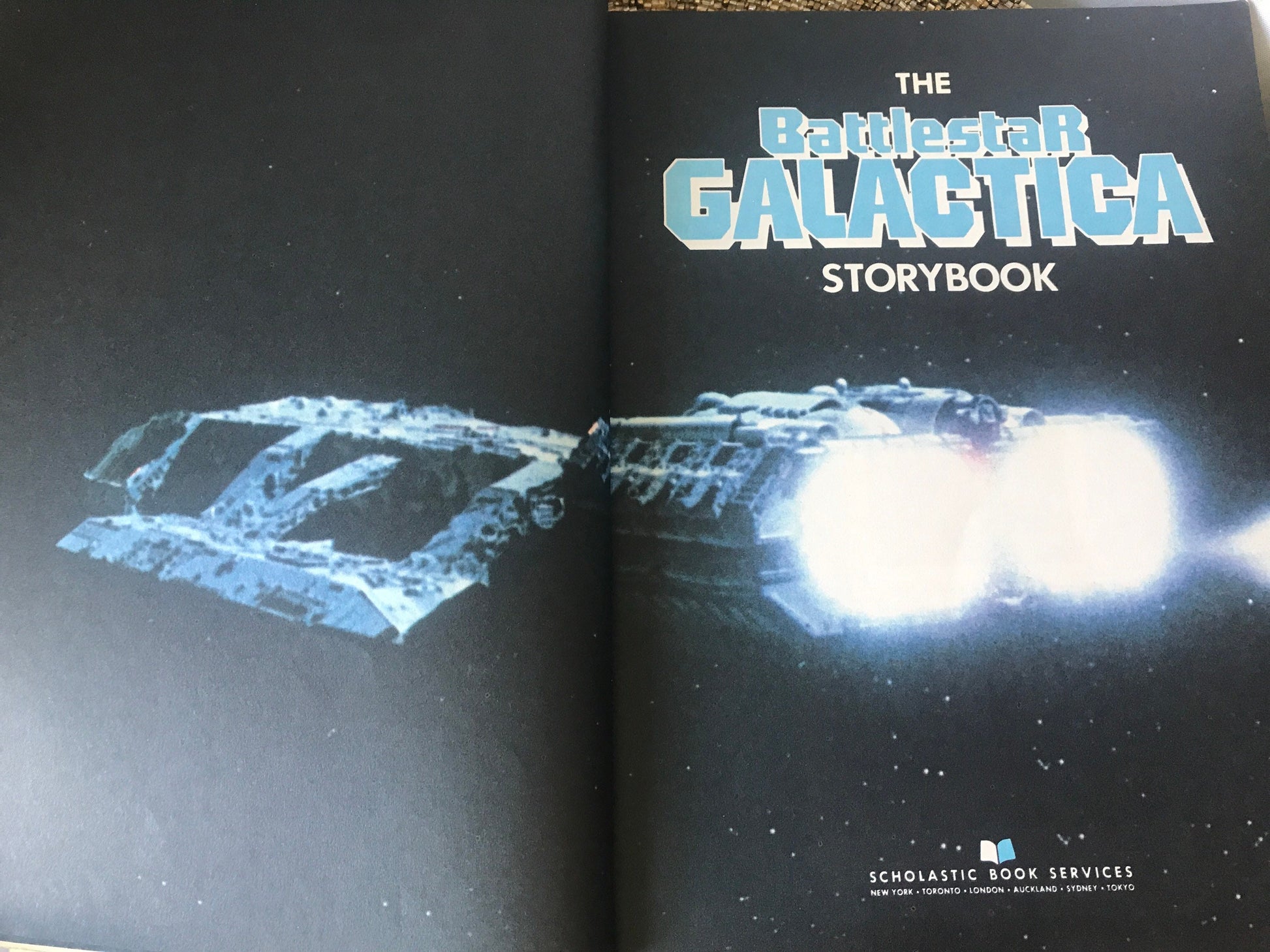 The Battlestar Galactica Storybook | Scholastic Book Services