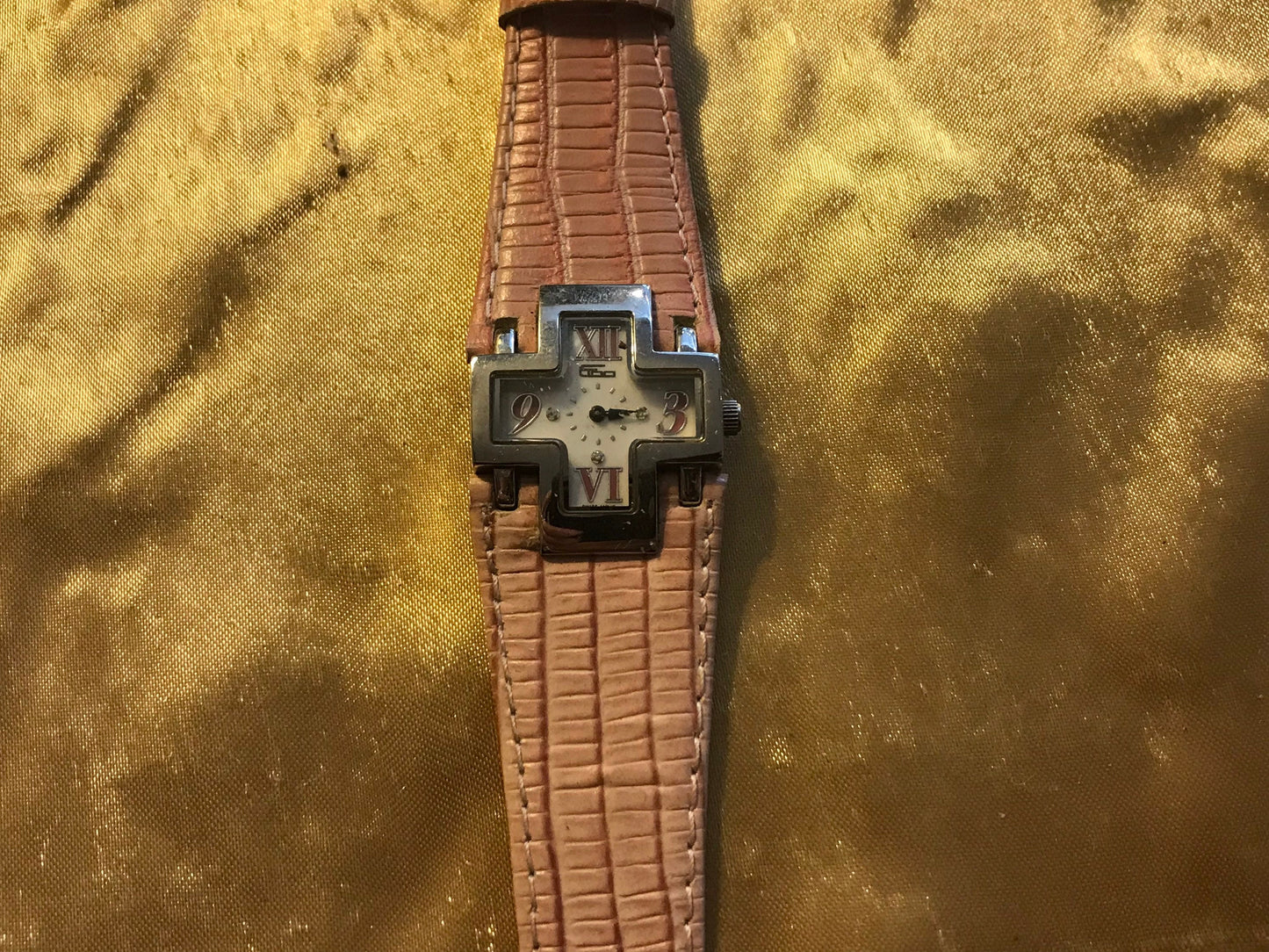 Vintage Pink Leather Wrist Watch | Accessories