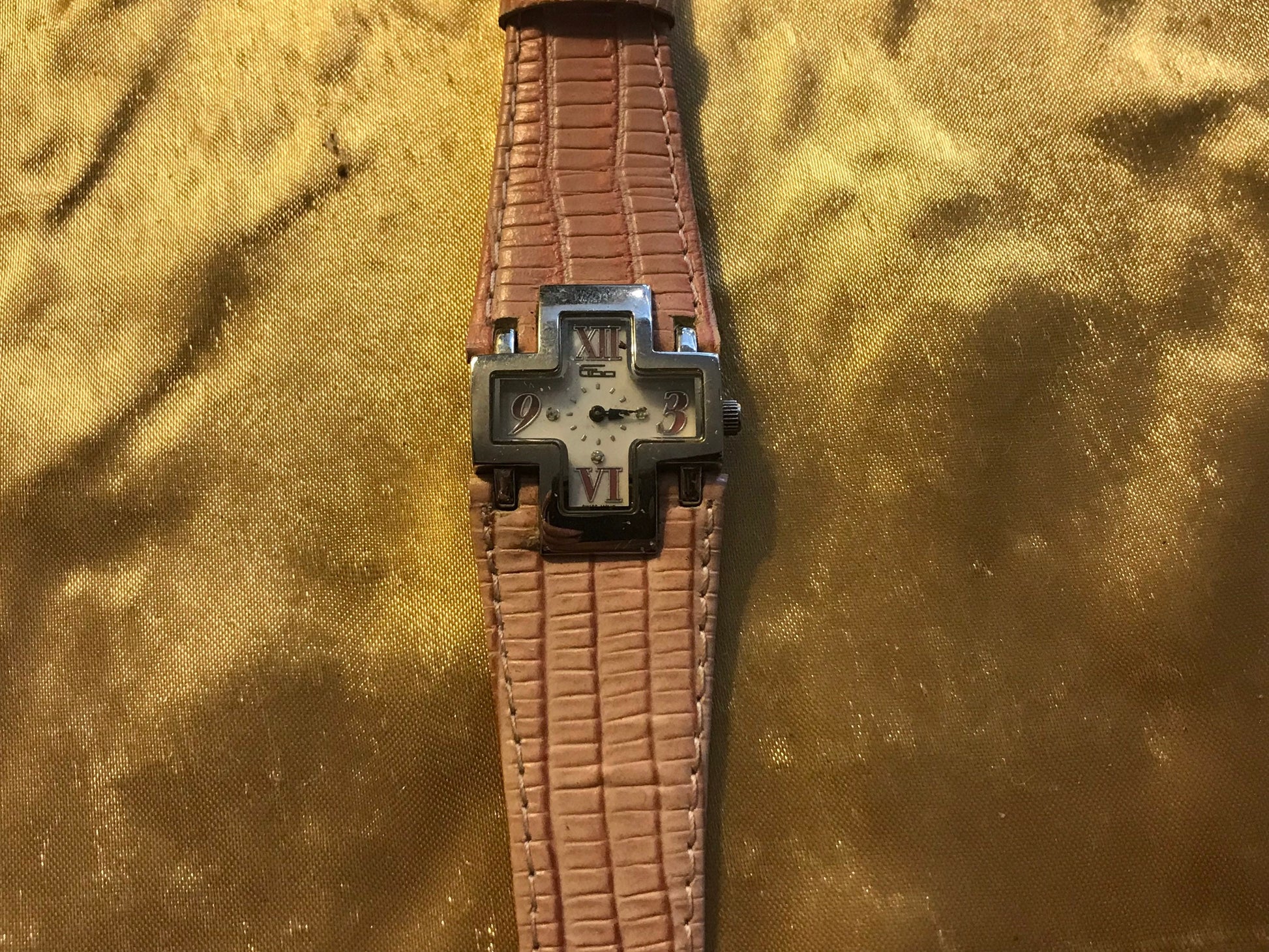 Vintage Pink Leather Wrist Watch | Accessories