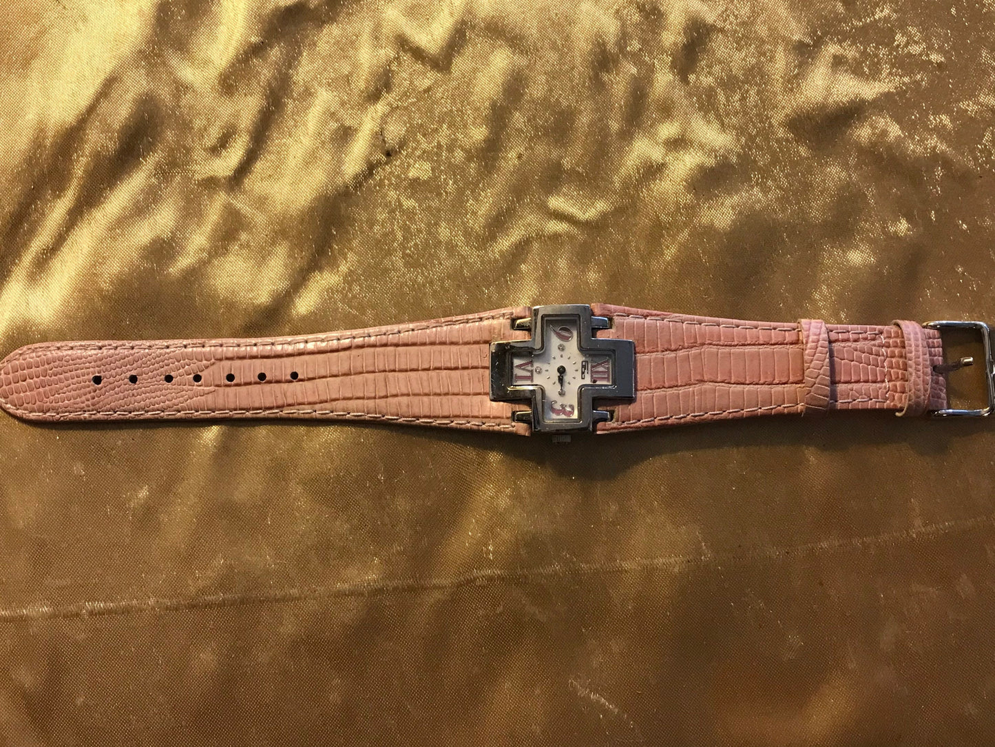 Vintage Pink Leather Wrist Watch | Accessories