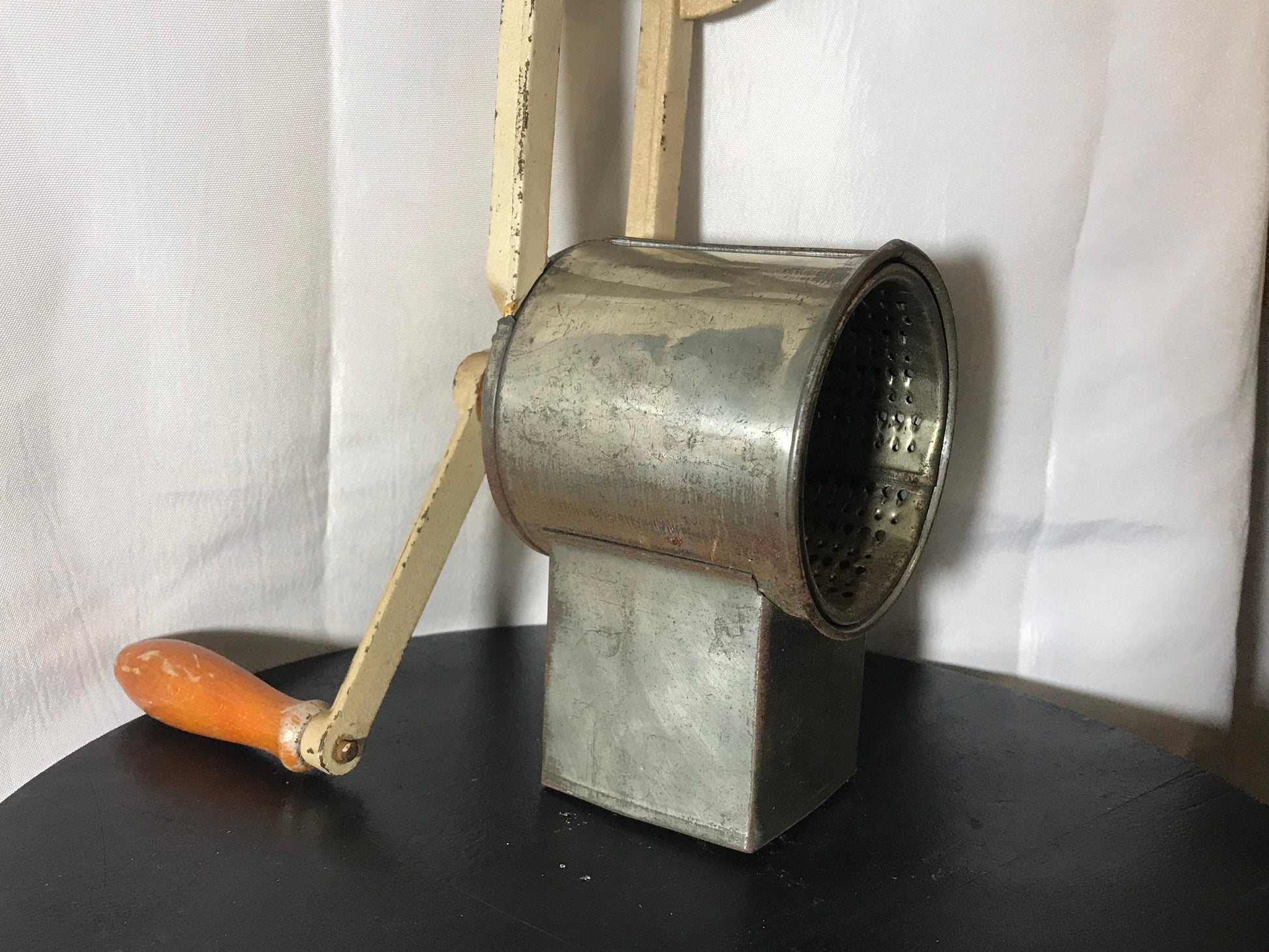 Vintage 1940’s Rotary Grater | Nuts & Raw Foods | Home and Living