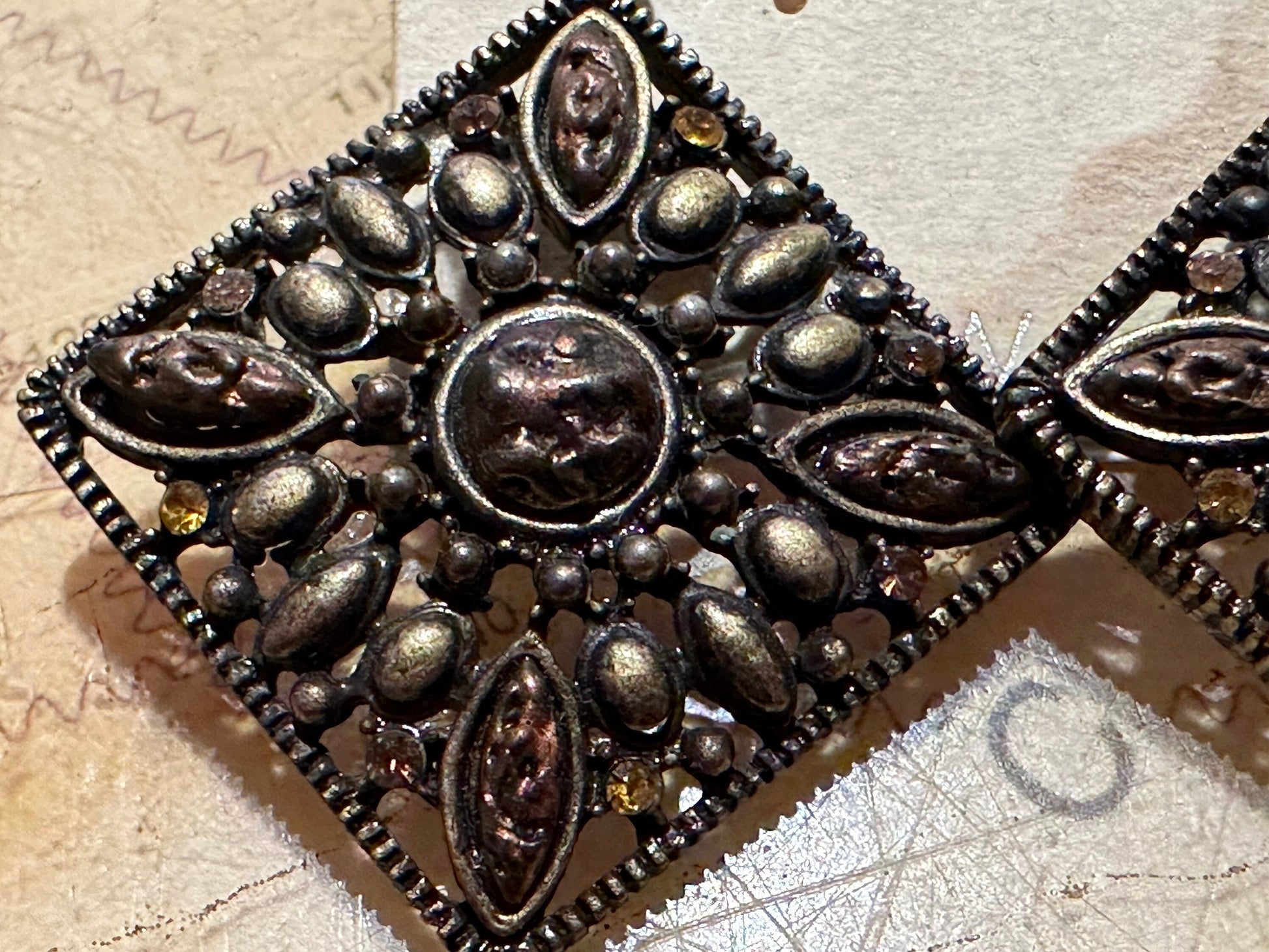 Vintage Cära Diamond Shaped Earrings | Accessories