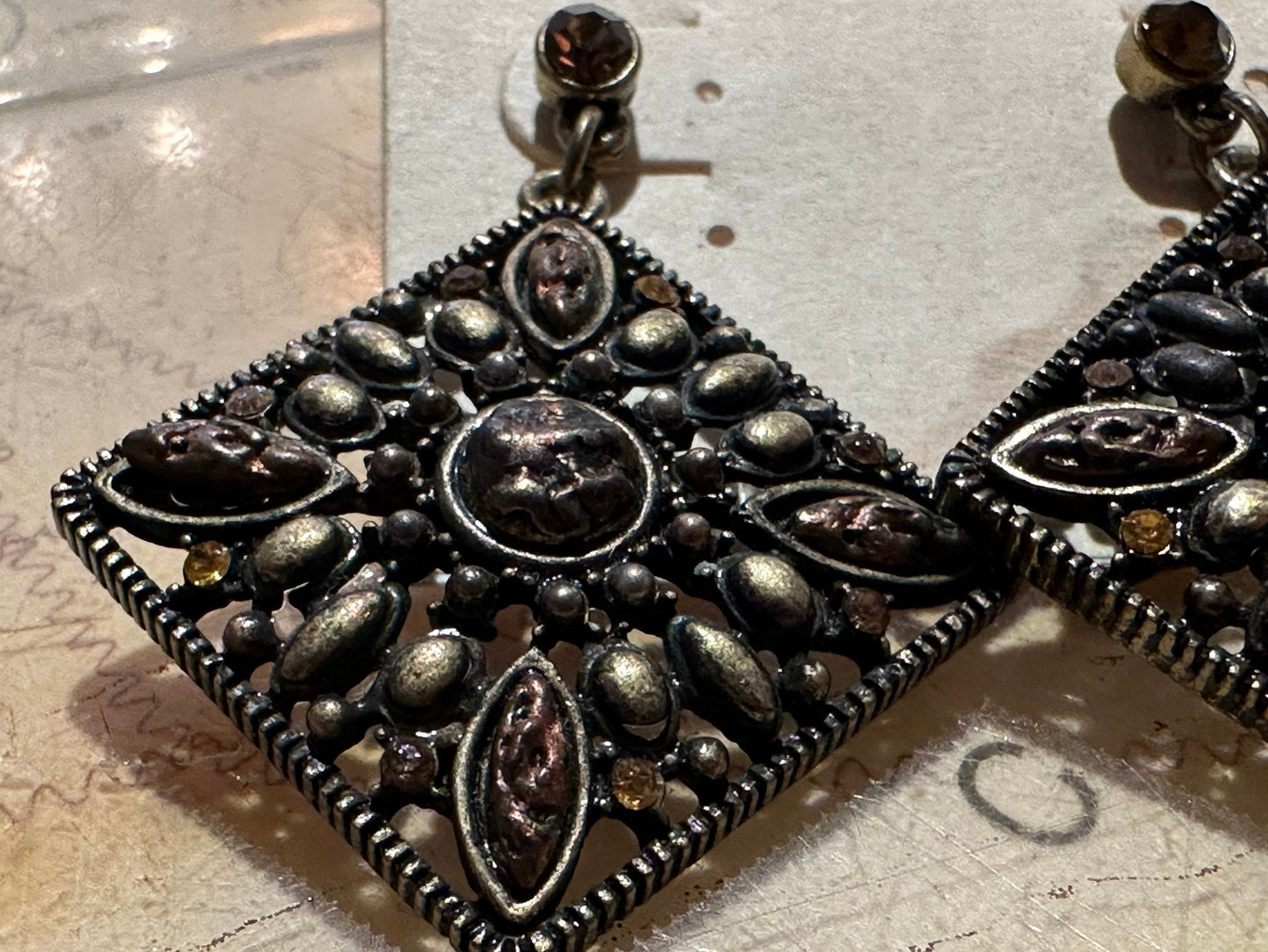 Vintage Cära Diamond Shaped Earrings | Accessories