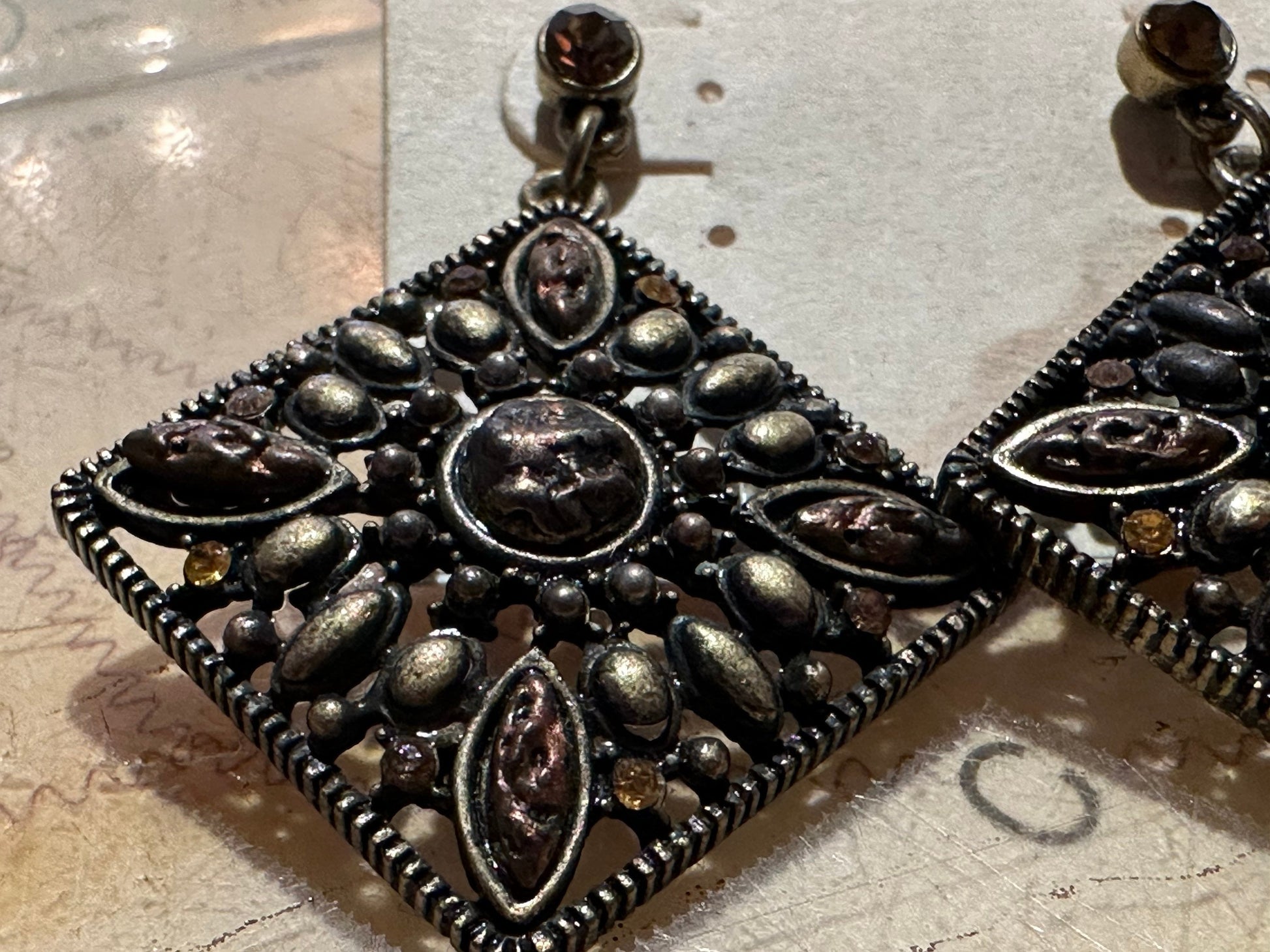 Vintage Cära Diamond Shaped Earrings | Accessories